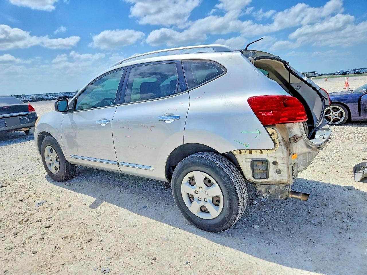 2014 Nissan Rogue Silver vin: JN8AS5MT3EW619362