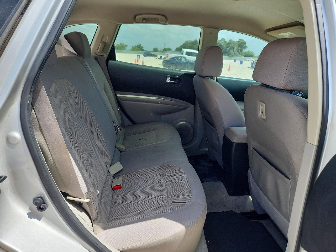 2014 Nissan Rogue Silver vin: JN8AS5MT3EW619362