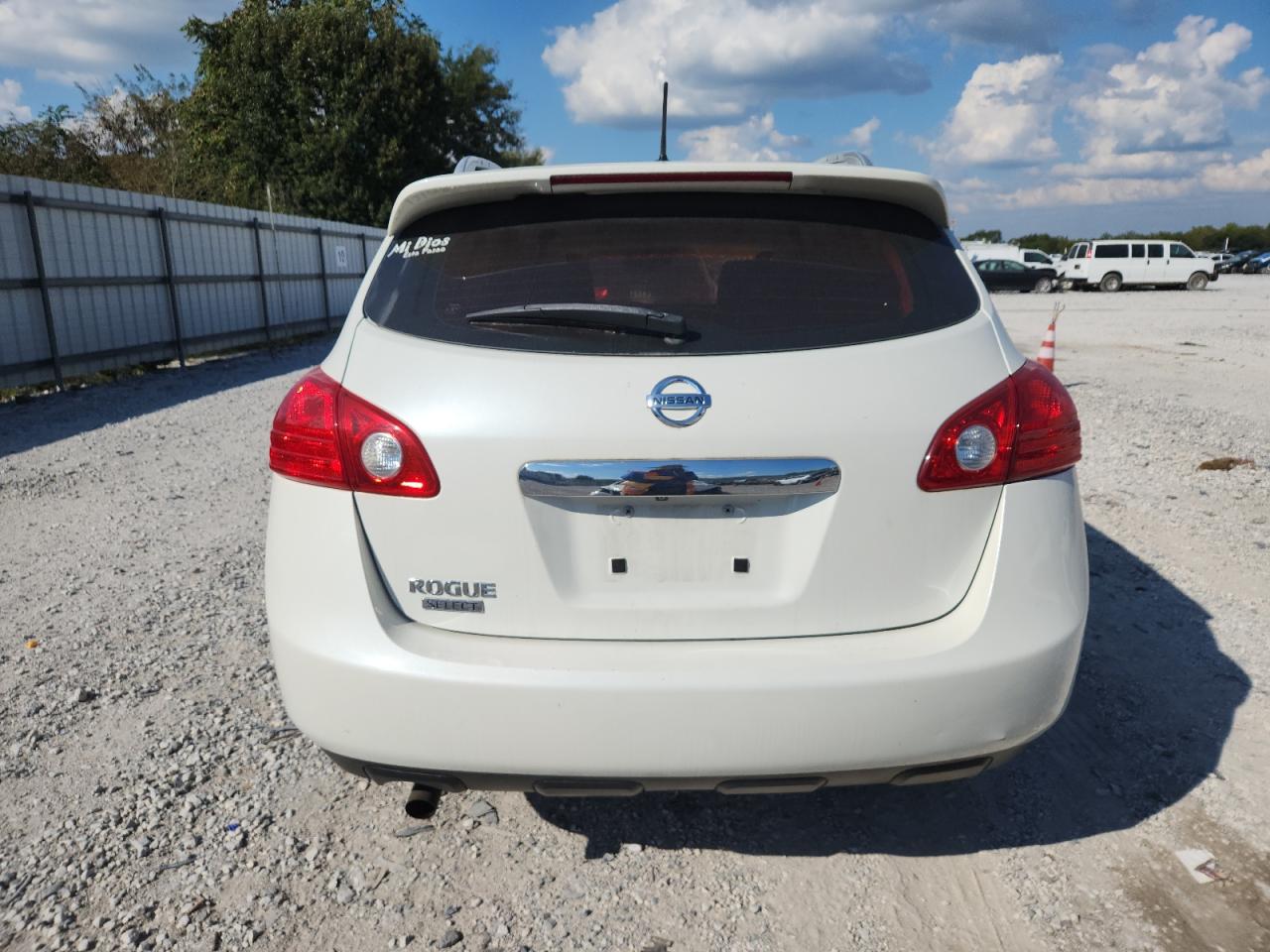 2015 Nissan Rogue Select S White vin: JN8AS5MT3FW151666