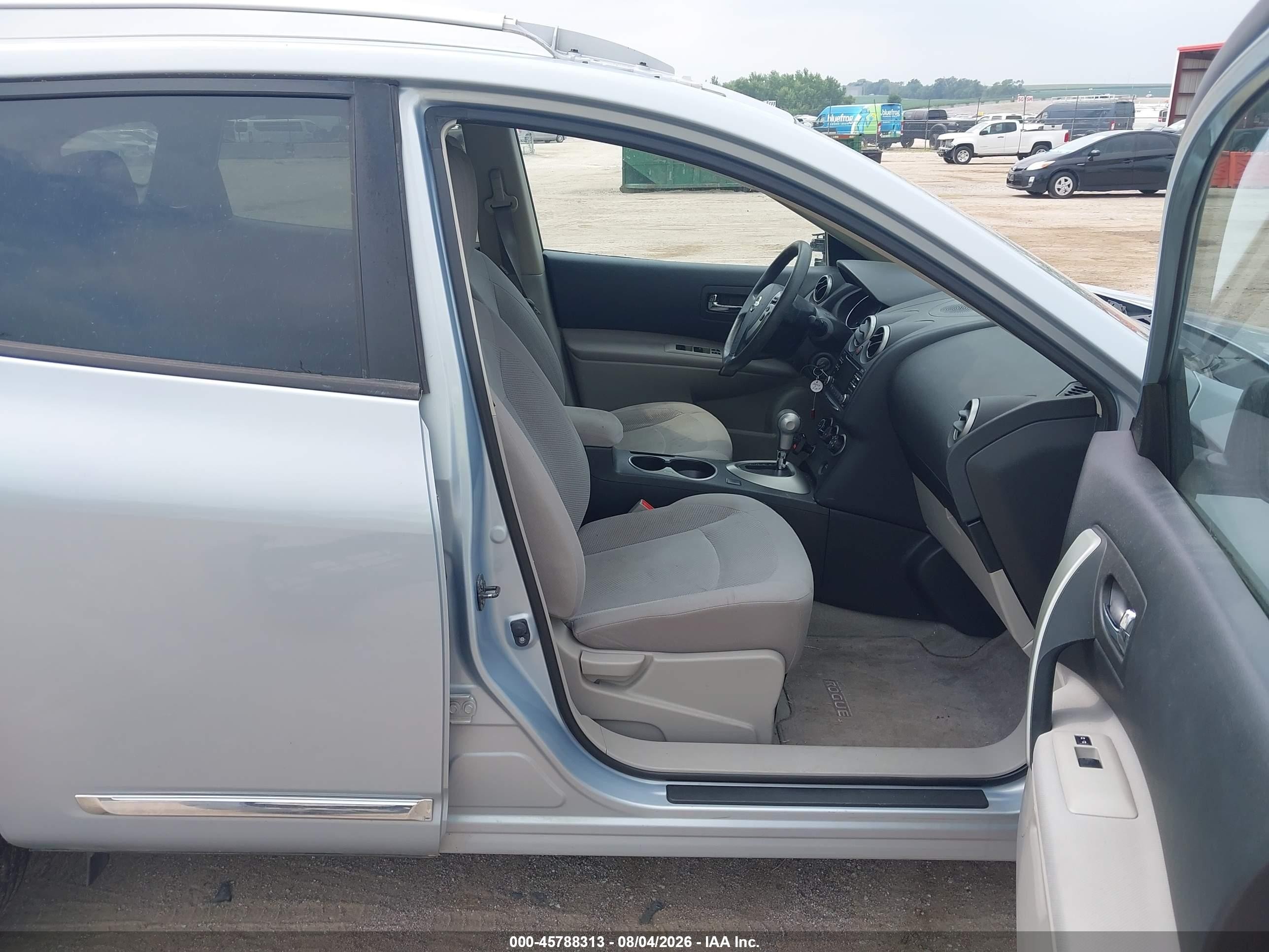 2015 Nissan Rogue Select S Silver vin: JN8AS5MT3FW165373