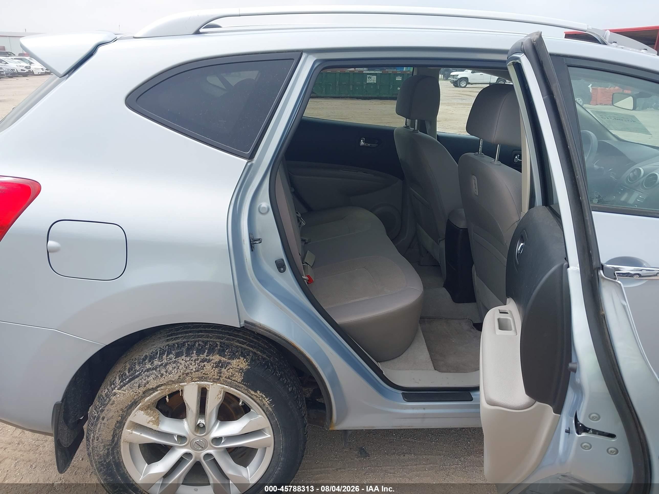 2015 Nissan Rogue Select S Silver vin: JN8AS5MT3FW165373