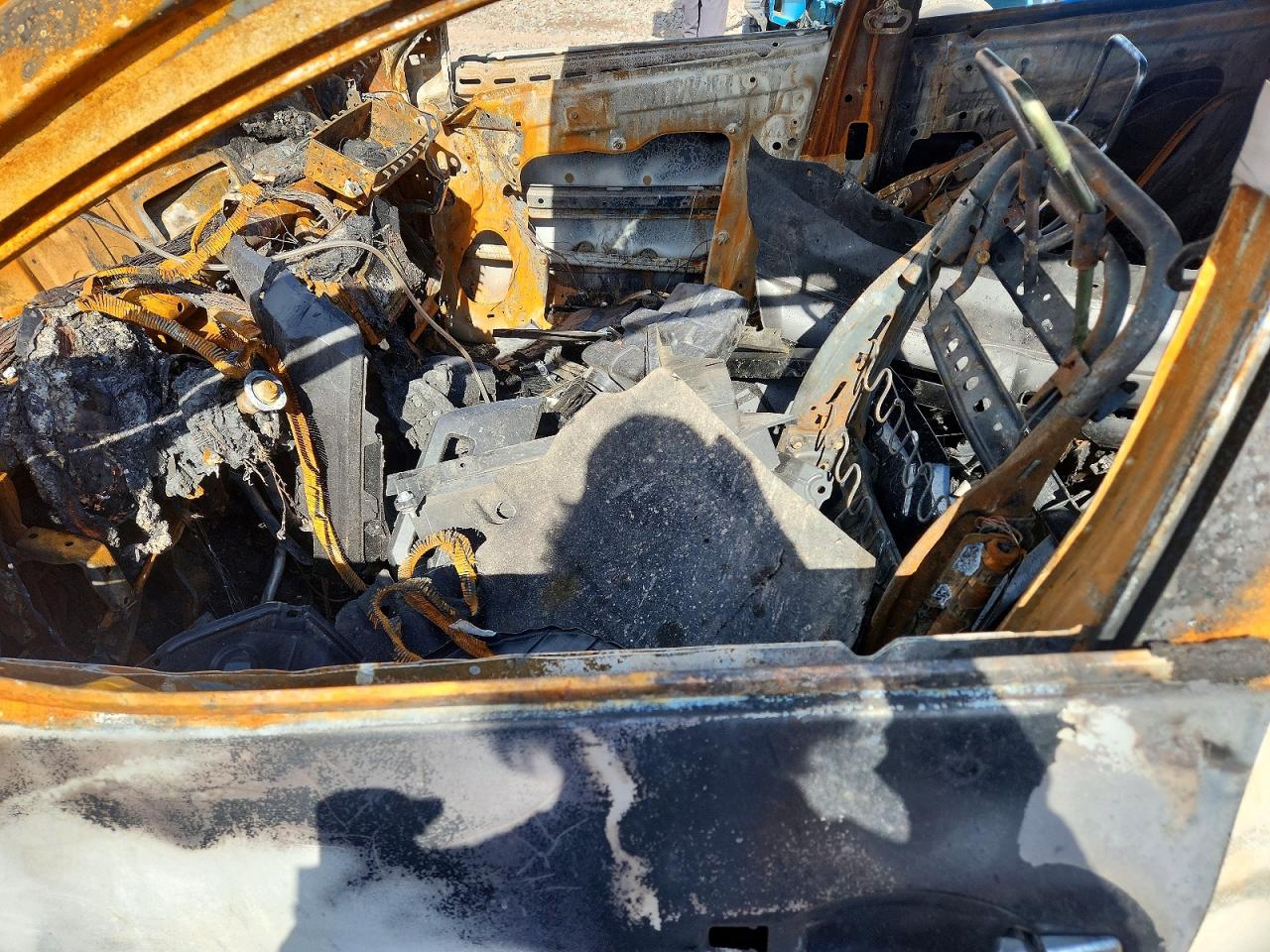 2015 Nissan Rogue Select S Burn vin: JN8AS5MT3FW650628