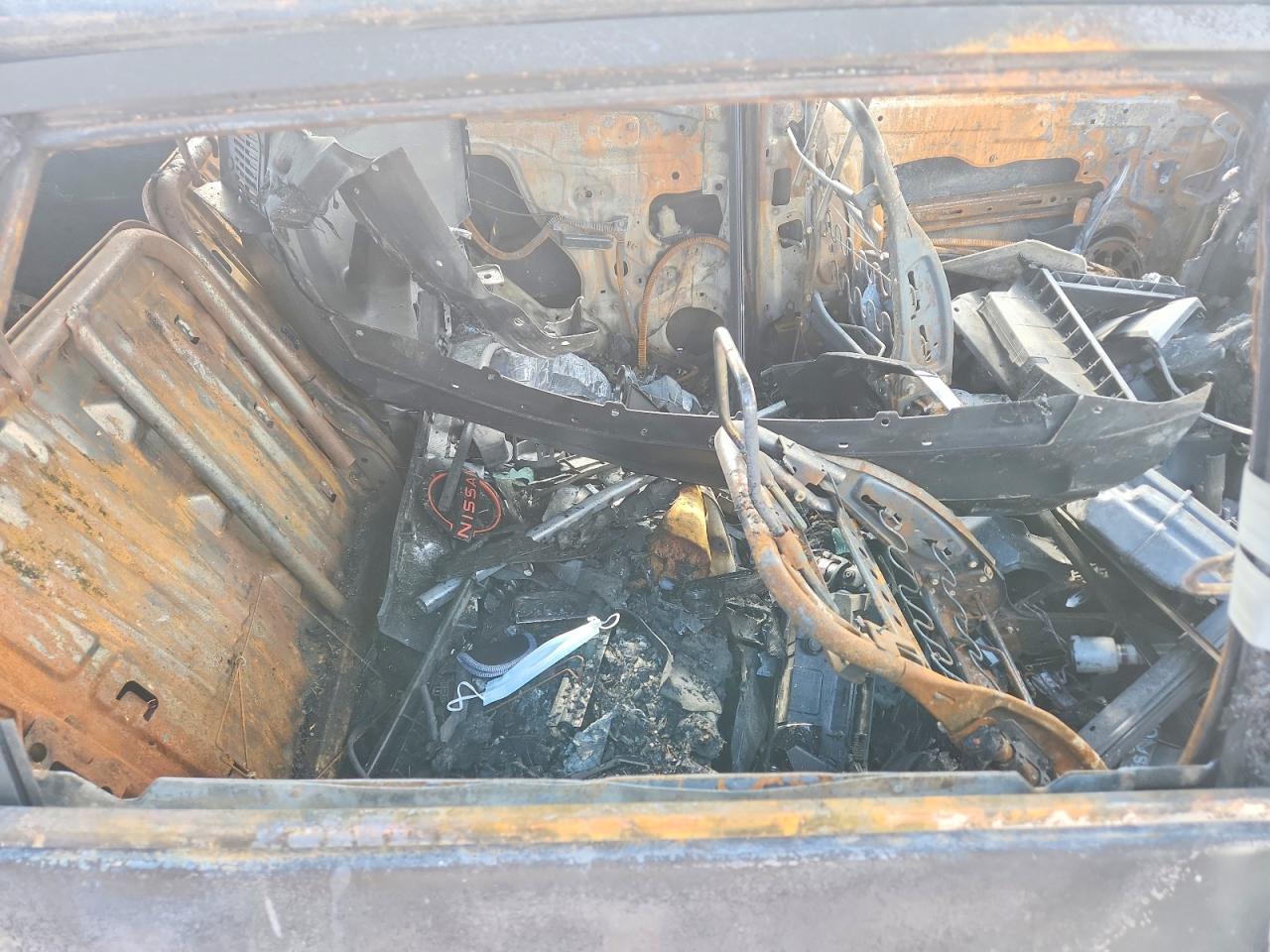 2015 Nissan Rogue Select S Burn vin: JN8AS5MT3FW650628