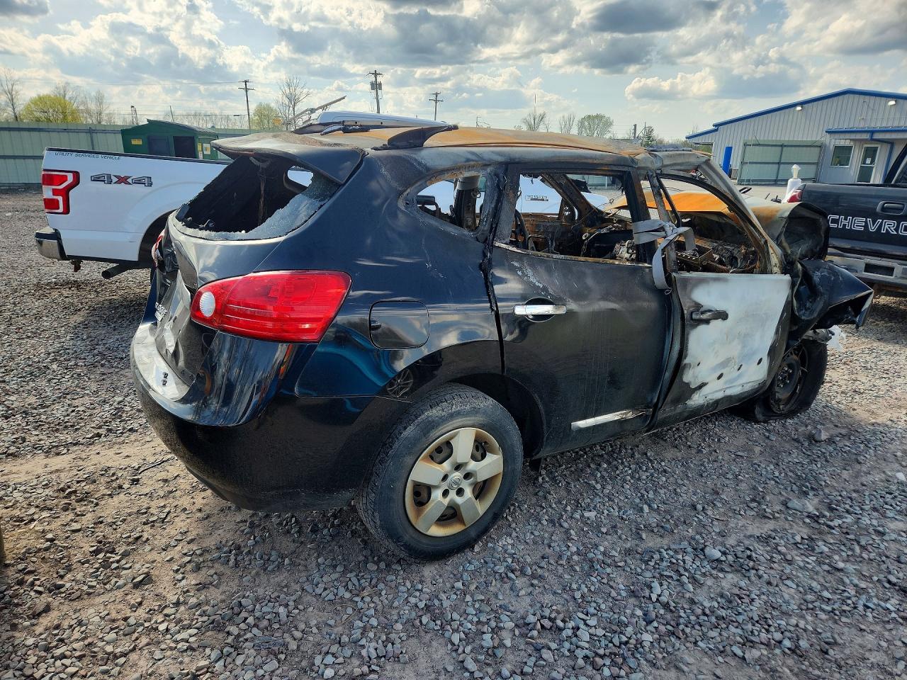 2015 Nissan Rogue Select S Burn vin: JN8AS5MT3FW650628