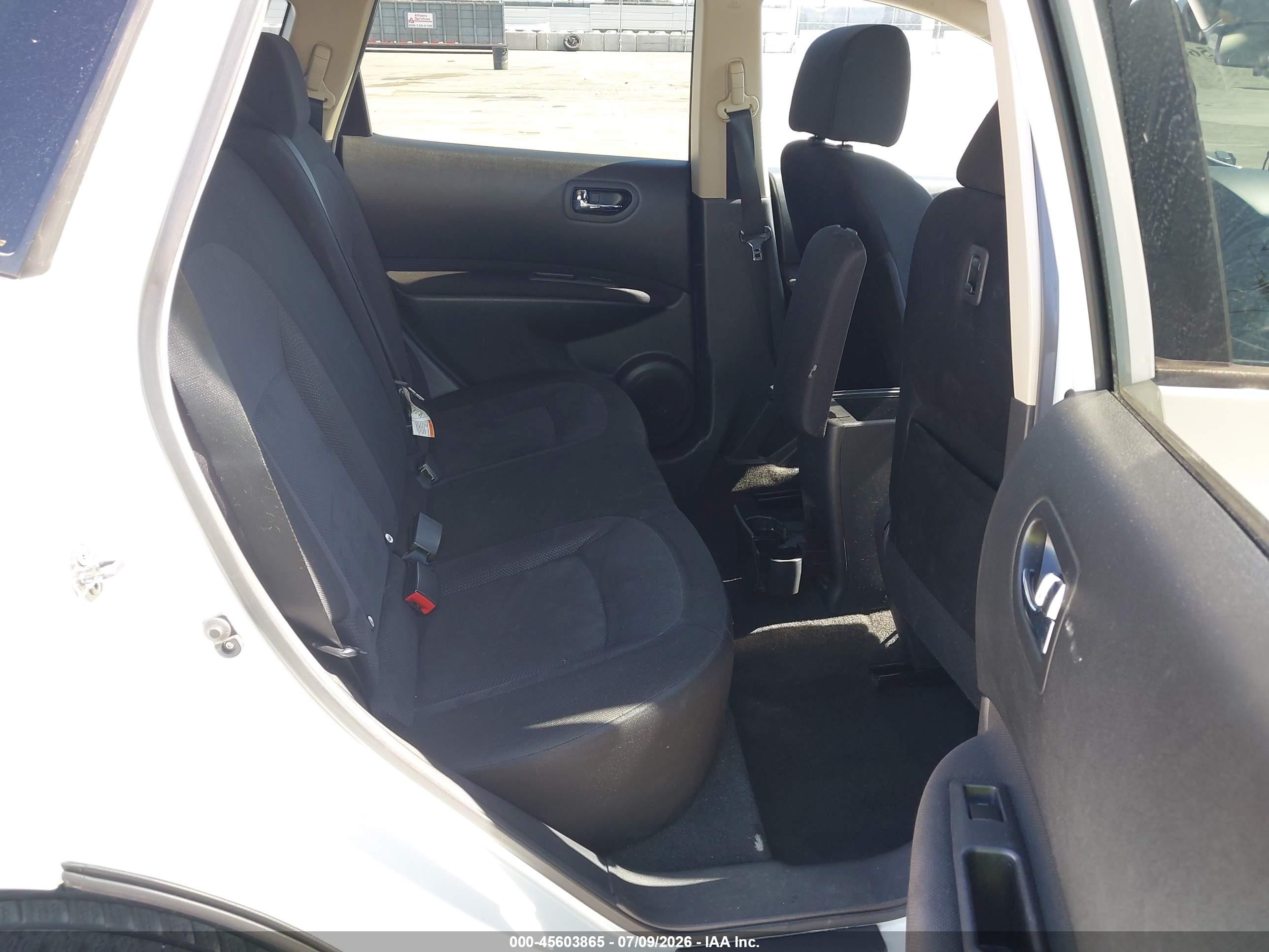 2015 Nissan Rogue Select S White vin: JN8AS5MT3FW653240