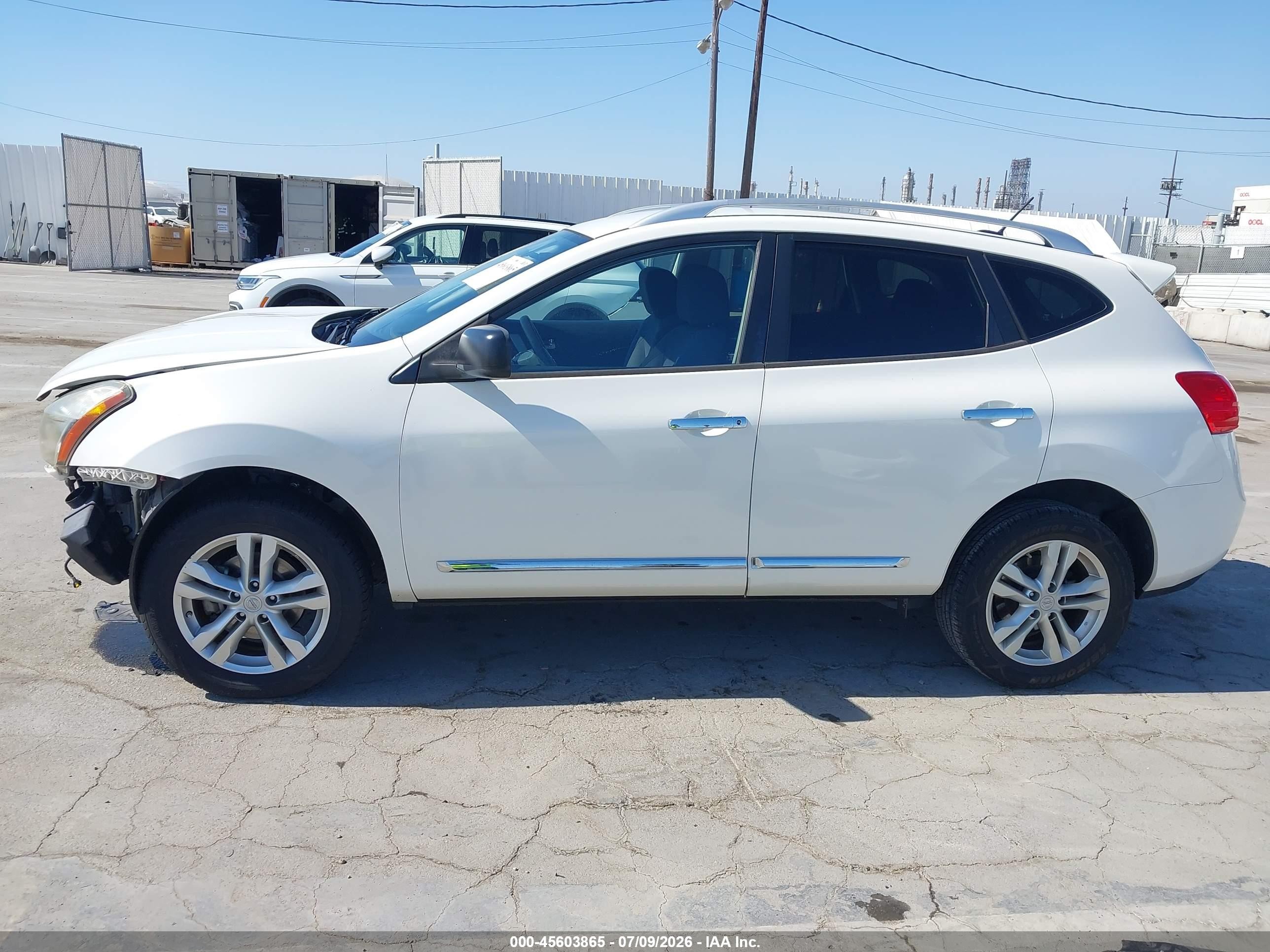 2015 Nissan Rogue Select S White vin: JN8AS5MT3FW653240