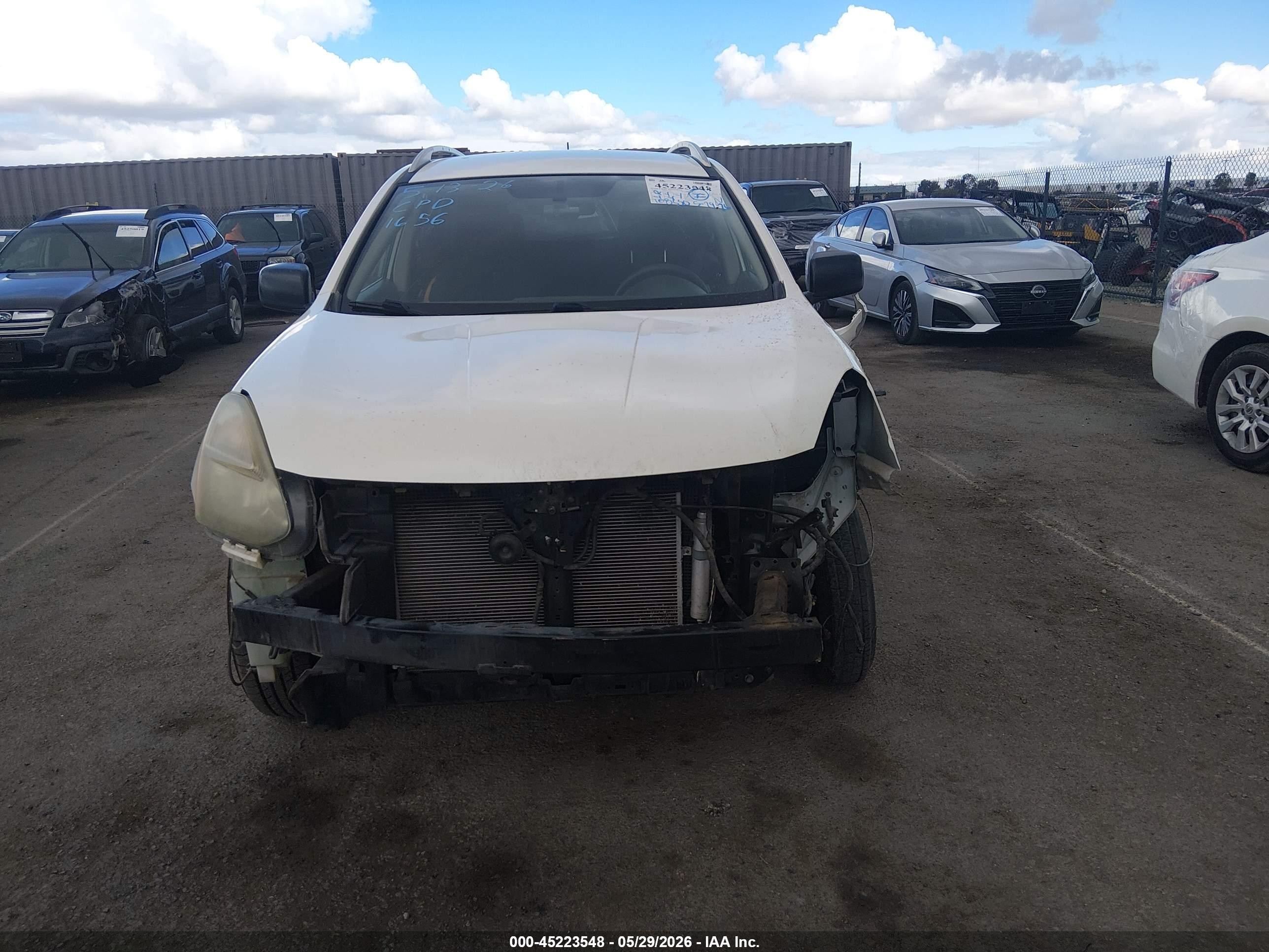 2015 Nissan Rogue Select S White vin: JN8AS5MT3FW671656
