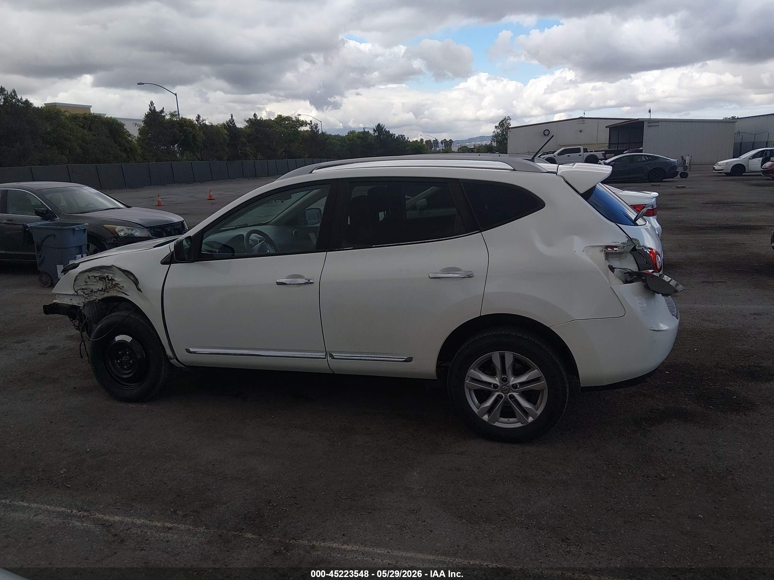 2015 Nissan Rogue Select S White vin: JN8AS5MT3FW671656