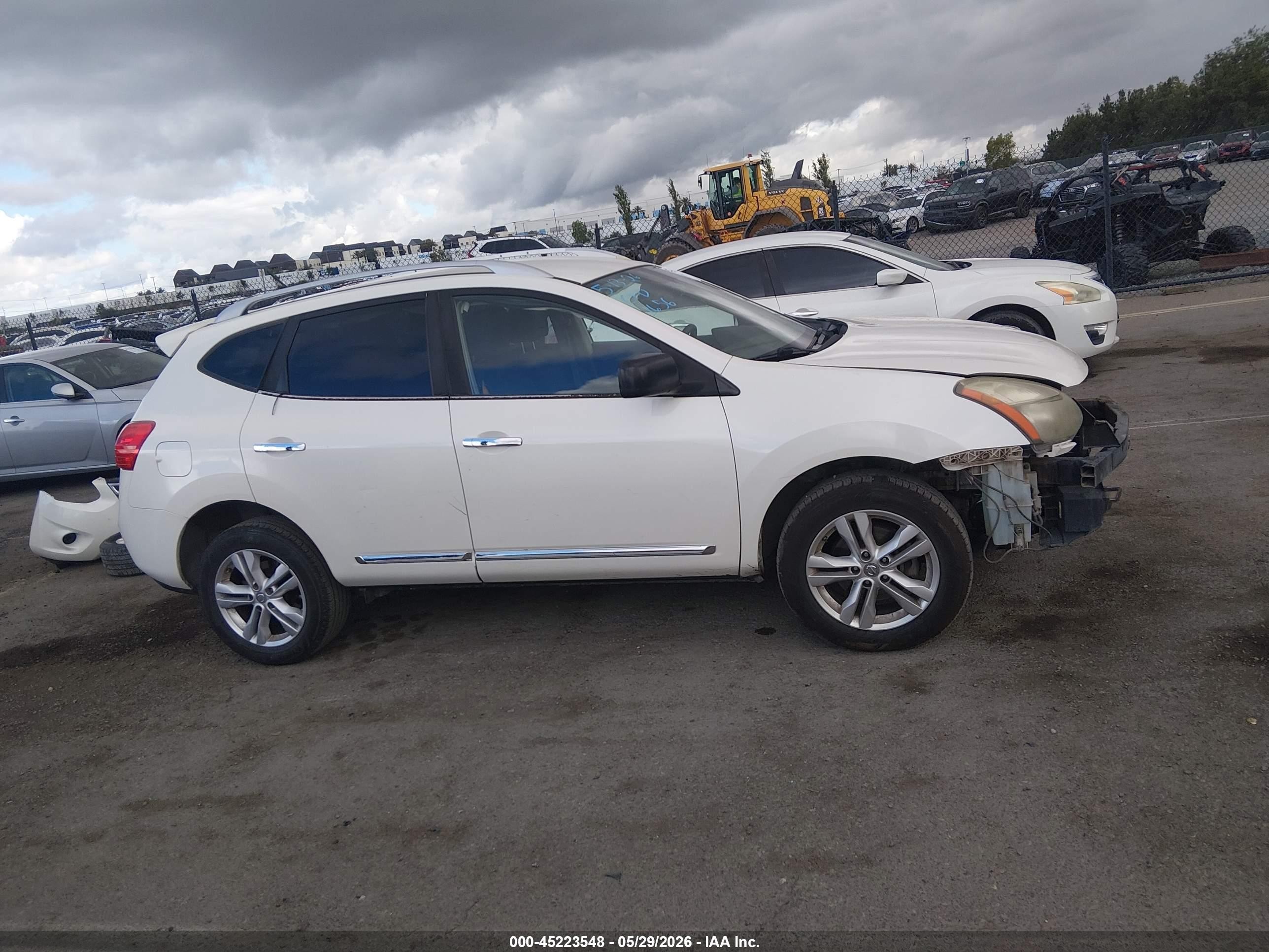 2015 Nissan Rogue Select S White vin: JN8AS5MT3FW671656