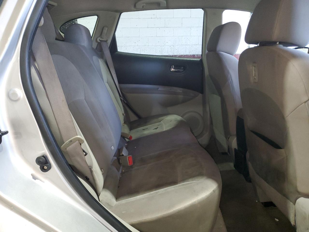 2010 Nissan Rogue Sl Серебряный vin: JN8AS5MT4AW022490 Damage: Right Rear Seat Cushion, Stained, Permanent