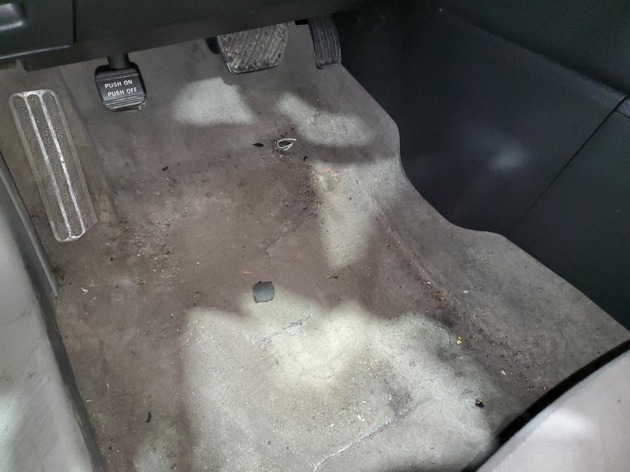 2010 Nissan Rogue Sl Серебряный vin: JN8AS5MT4AW022490 Damage: Left Front Carpet, Torn, 2 To 3 Inches