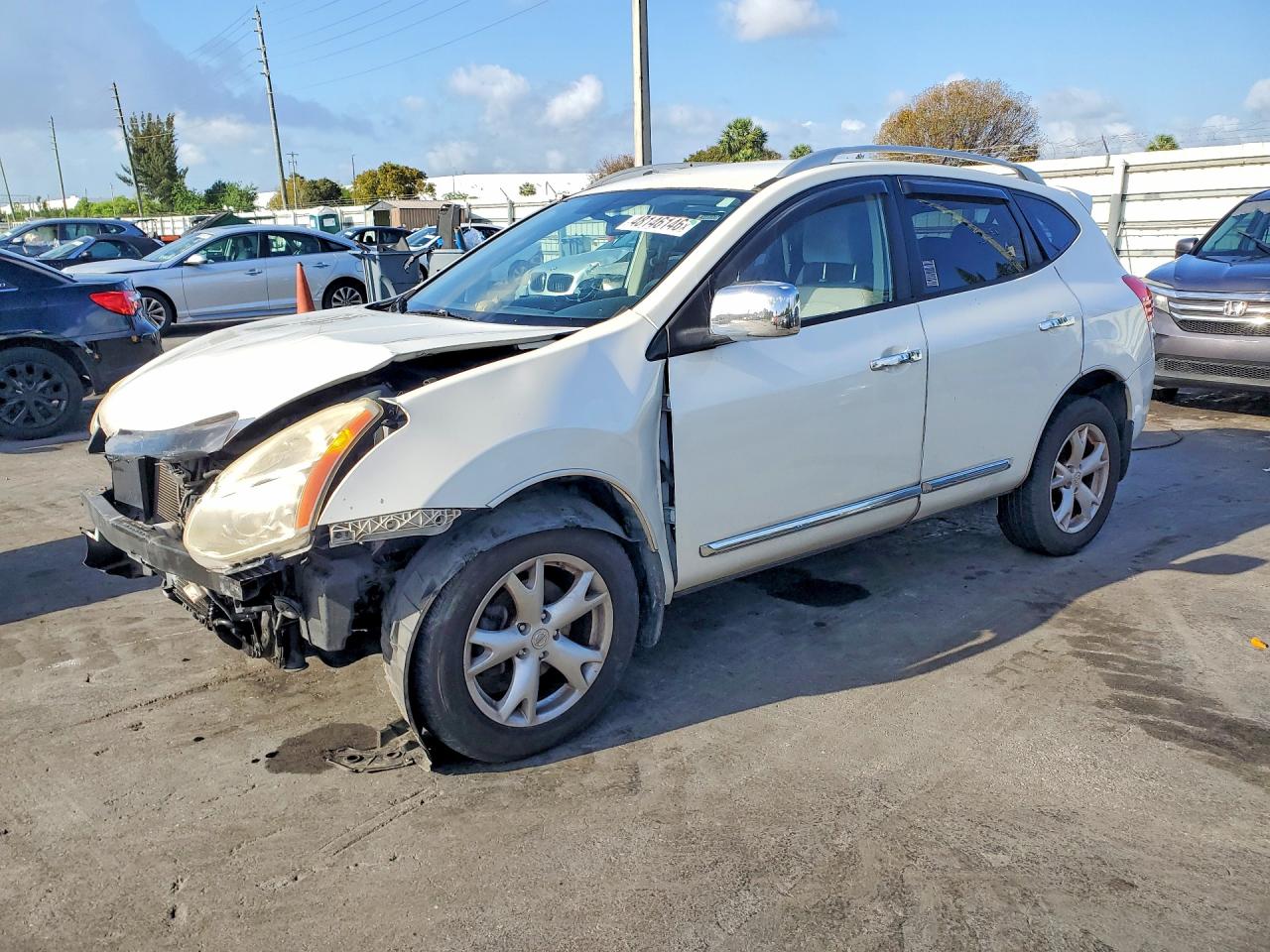 2011 Nissan Rogue S Silver vin: JN8AS5MT4BW156840