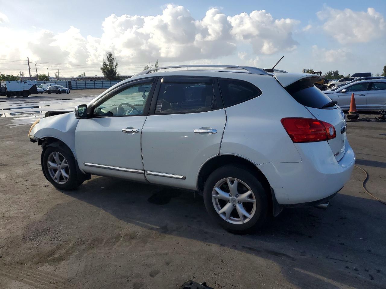 2011 Nissan Rogue S Silver vin: JN8AS5MT4BW156840