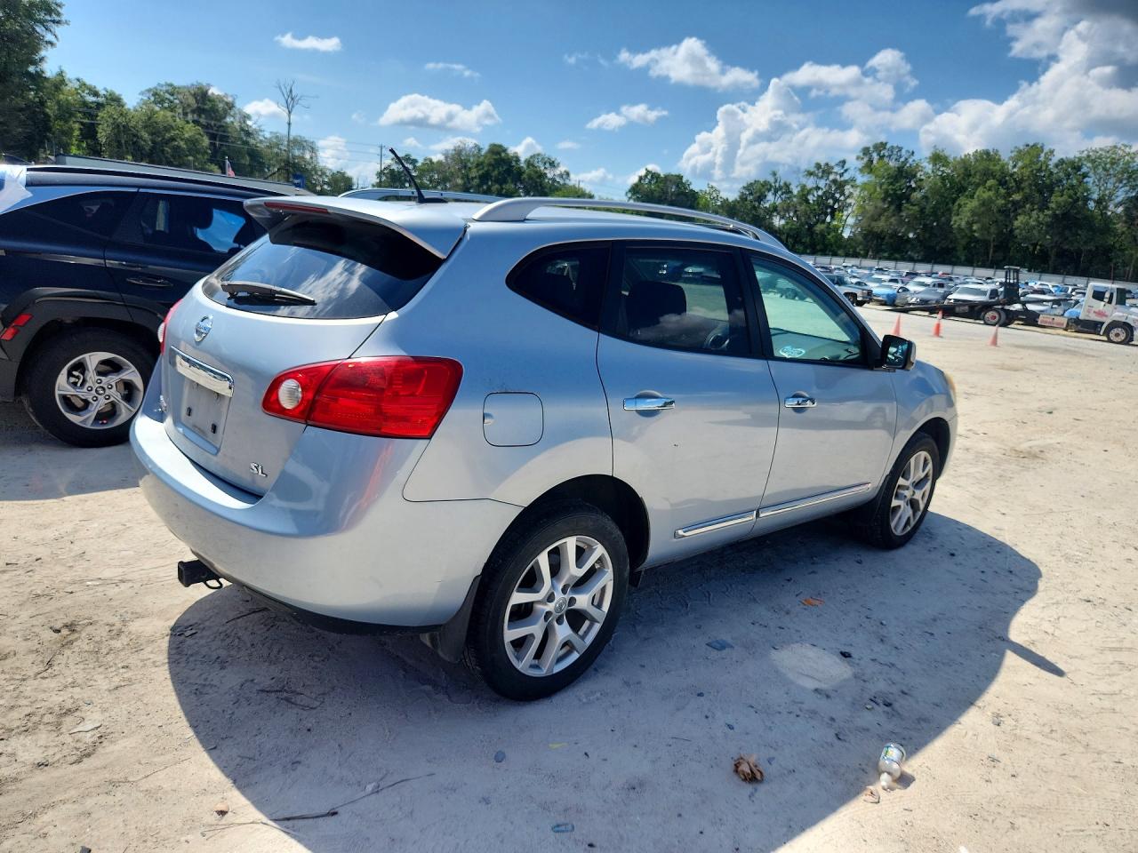 2013 Nissan Rogue S Silver vin: JN8AS5MT4DW028892