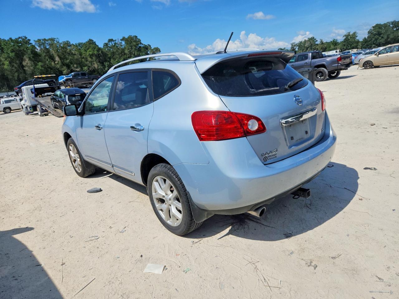 2013 Nissan Rogue S Silver vin: JN8AS5MT4DW028892