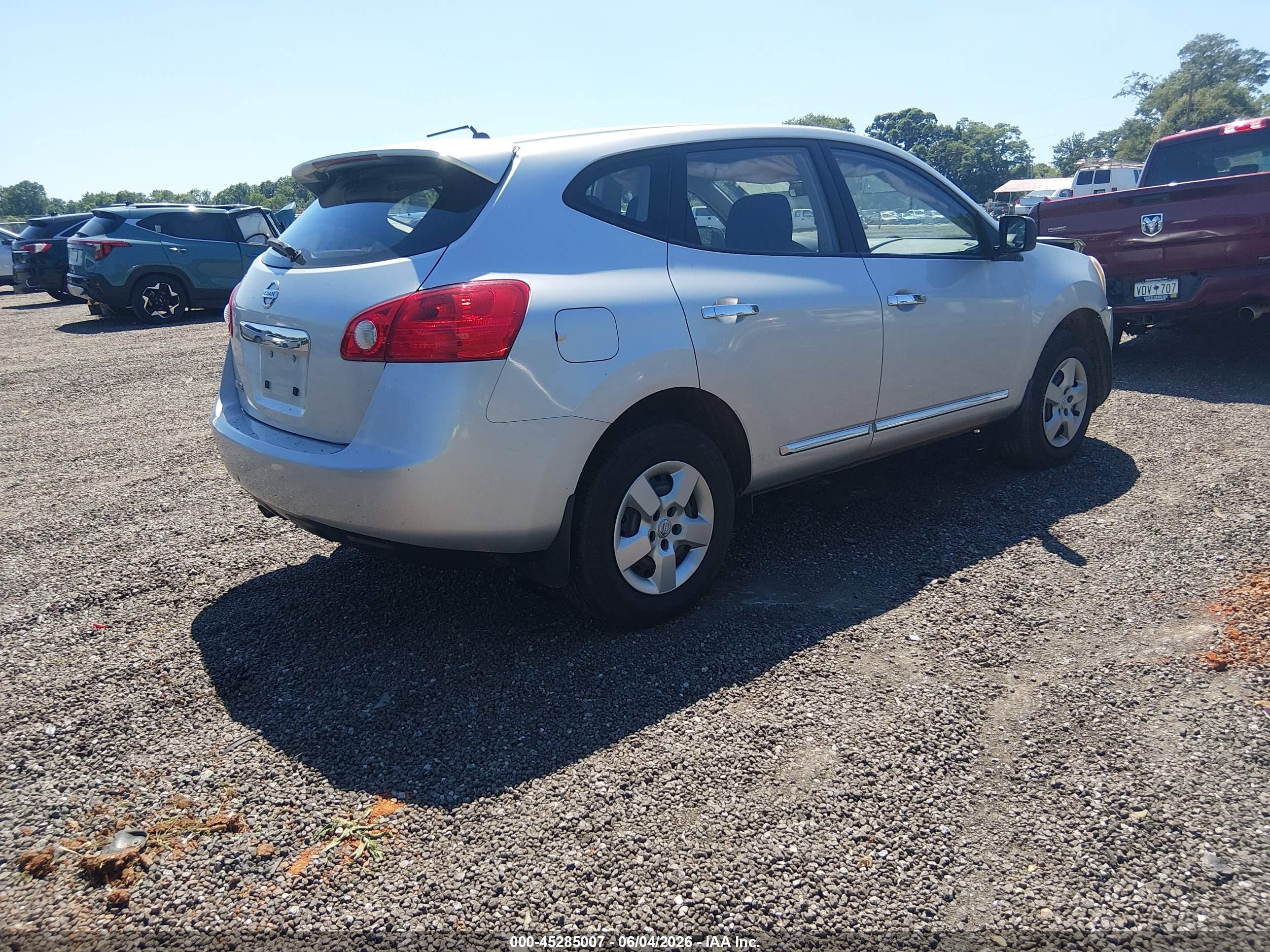 2013 Nissan Rogue S Silver vin: JN8AS5MT4DW508298
