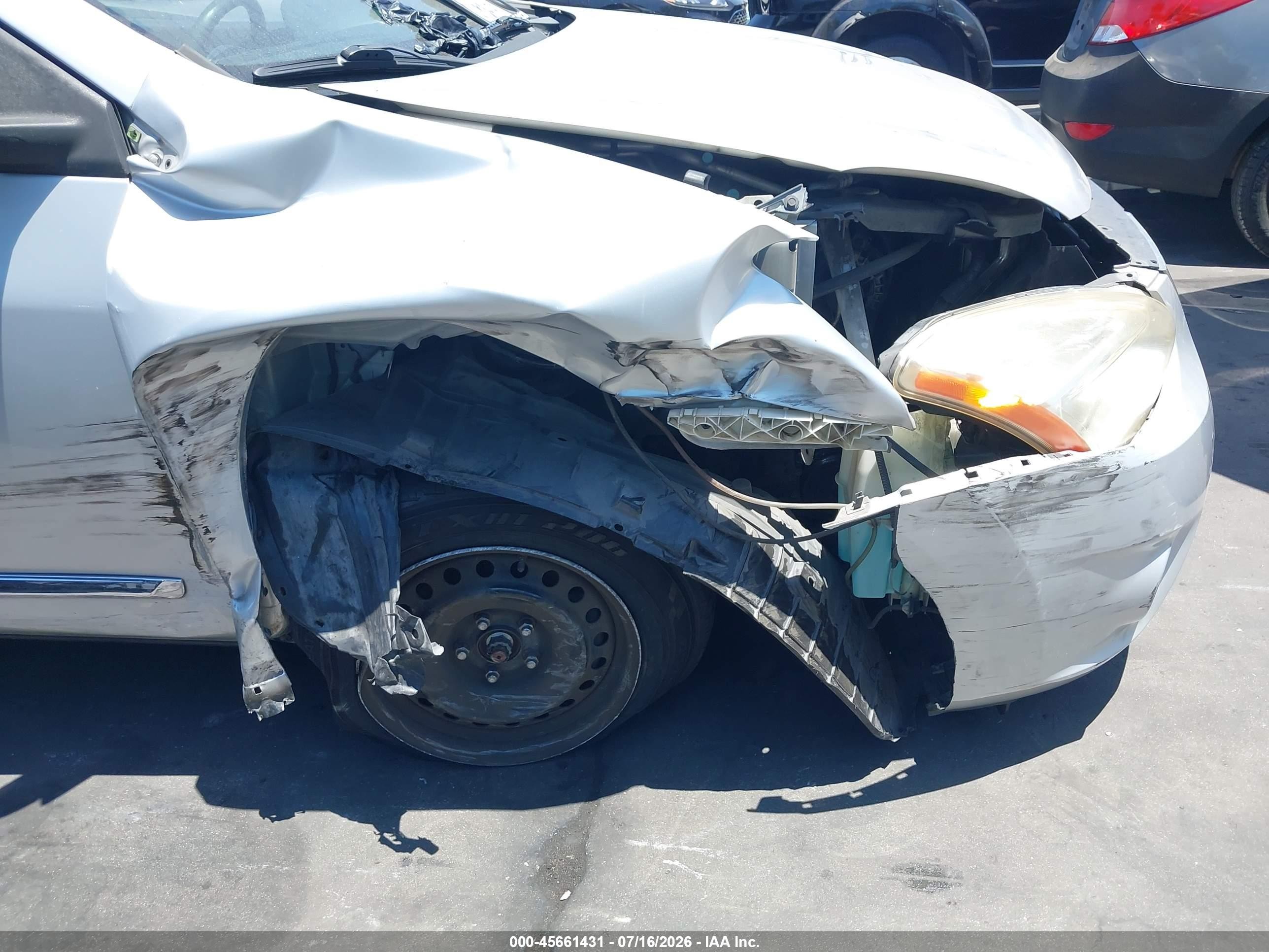 2013 Nissan Rogue S Silver vin: JN8AS5MT4DW533766