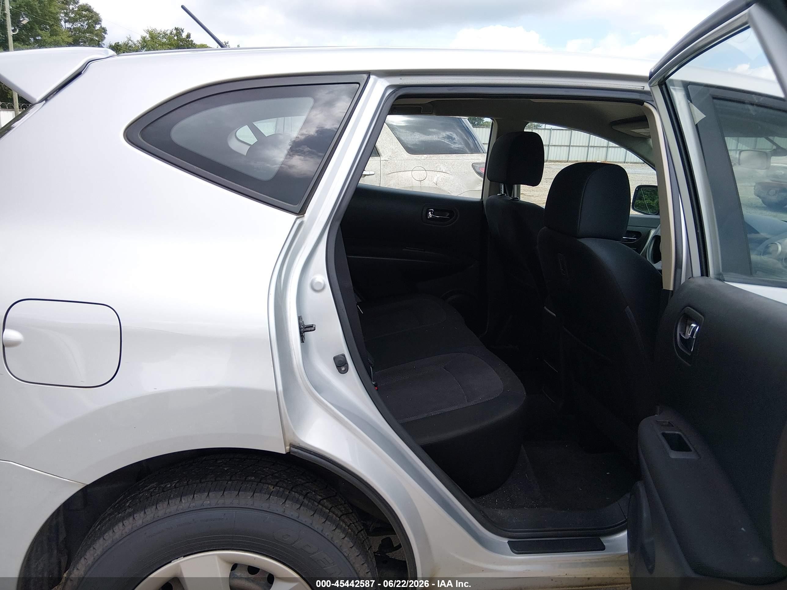 2013 Nissan Rogue S Silver vin: JN8AS5MT4DW536991