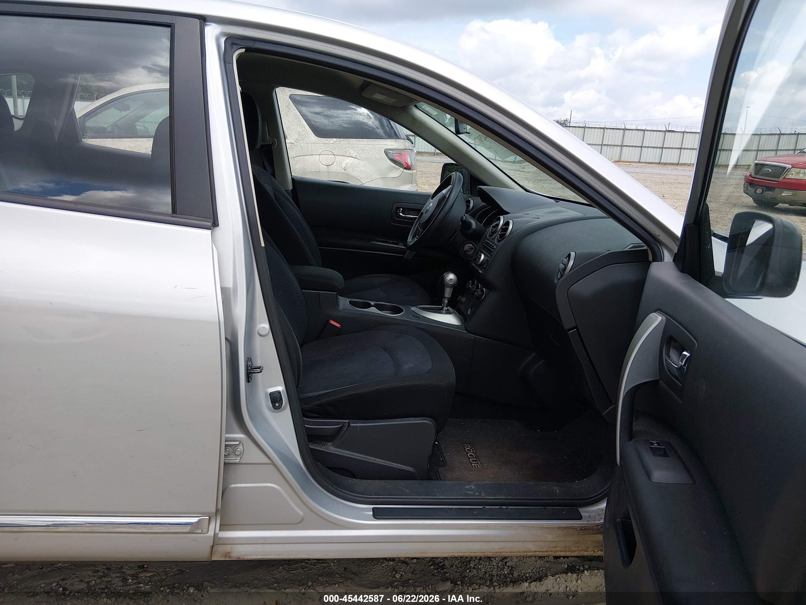 2013 Nissan Rogue S Silver vin: JN8AS5MT4DW536991