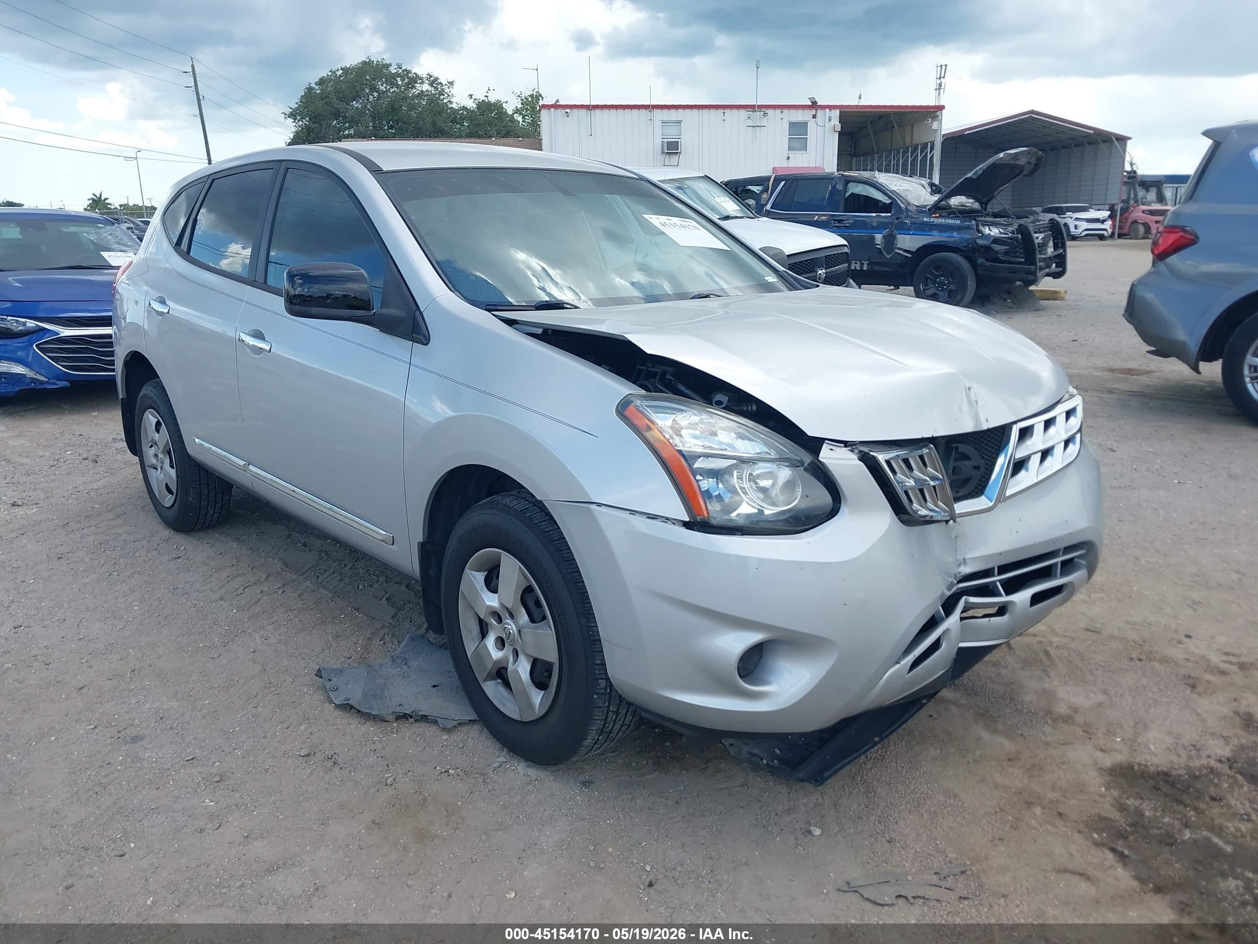 2014 Nissan Rogue Select S Silver vin: JN8AS5MT4EW103883