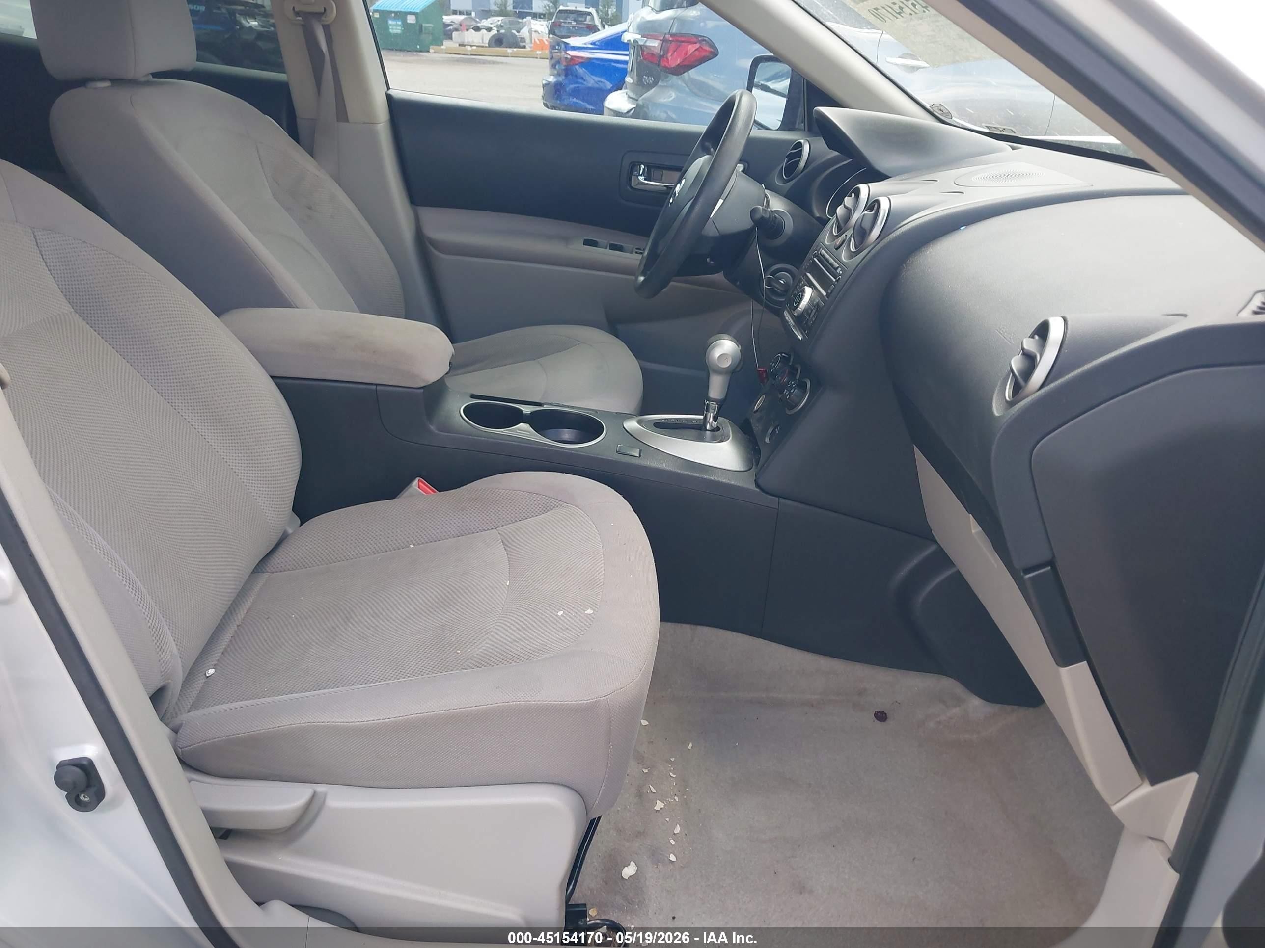 2014 Nissan Rogue Select S Silver vin: JN8AS5MT4EW103883