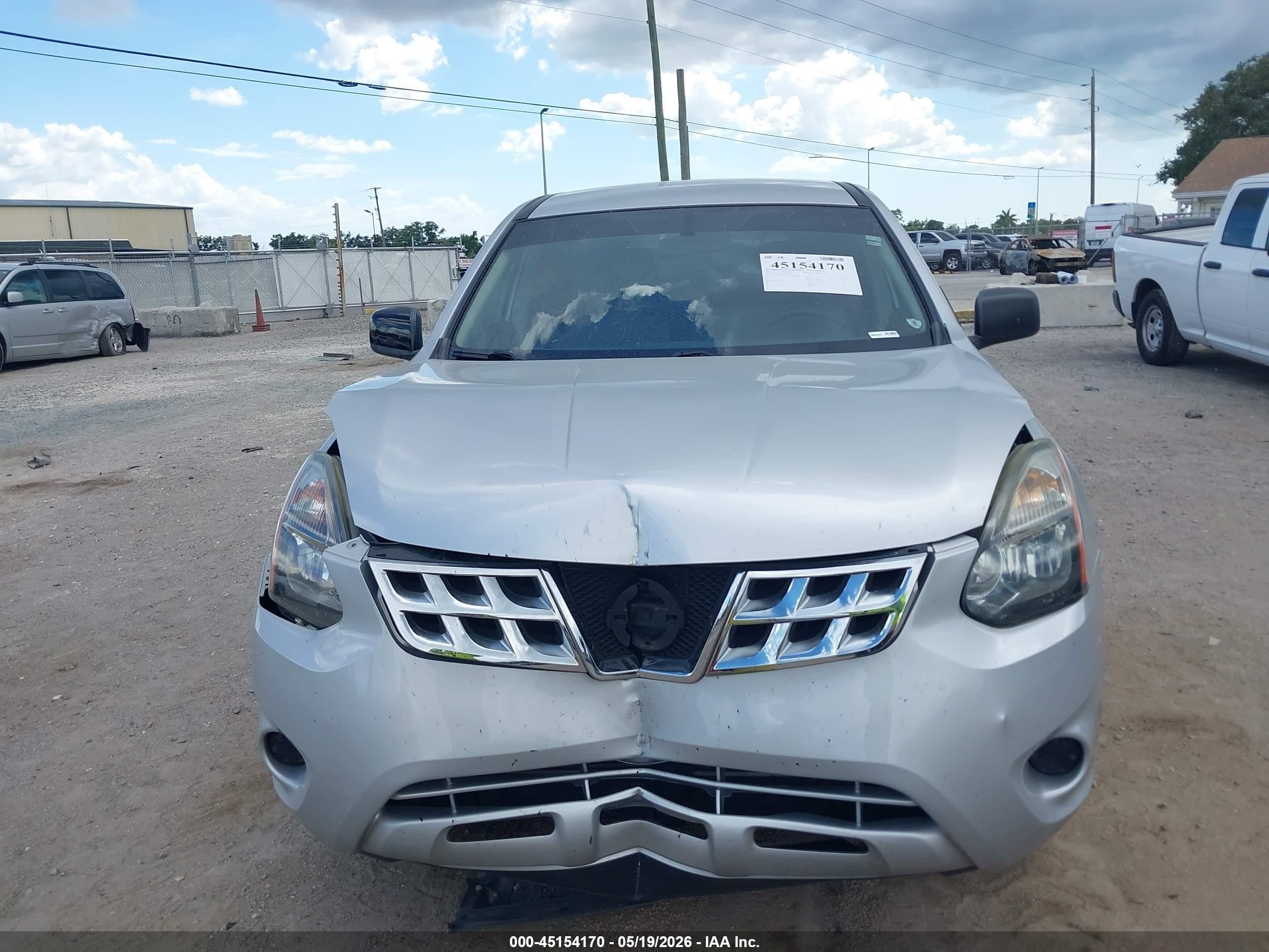 2014 Nissan Rogue Select S Silver vin: JN8AS5MT4EW103883