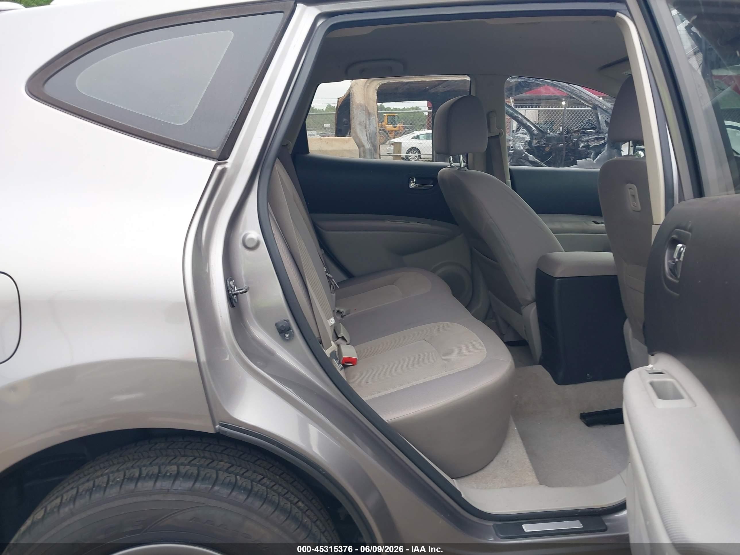 2014 Nissan Rogue Select S Серый vin: JN8AS5MT4EW611688