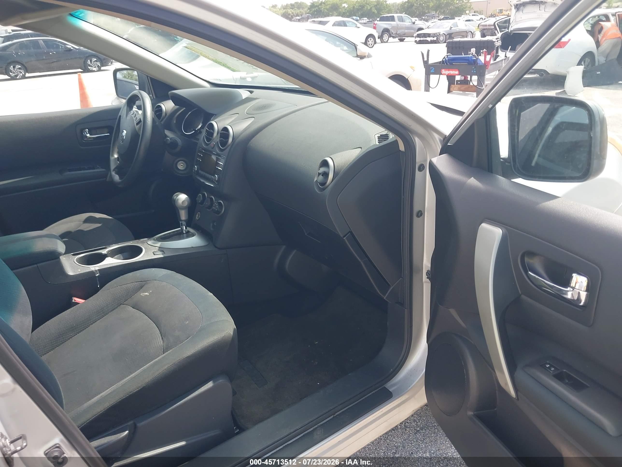 2014 Nissan Rogue Select S Silver vin: JN8AS5MT4EW618298