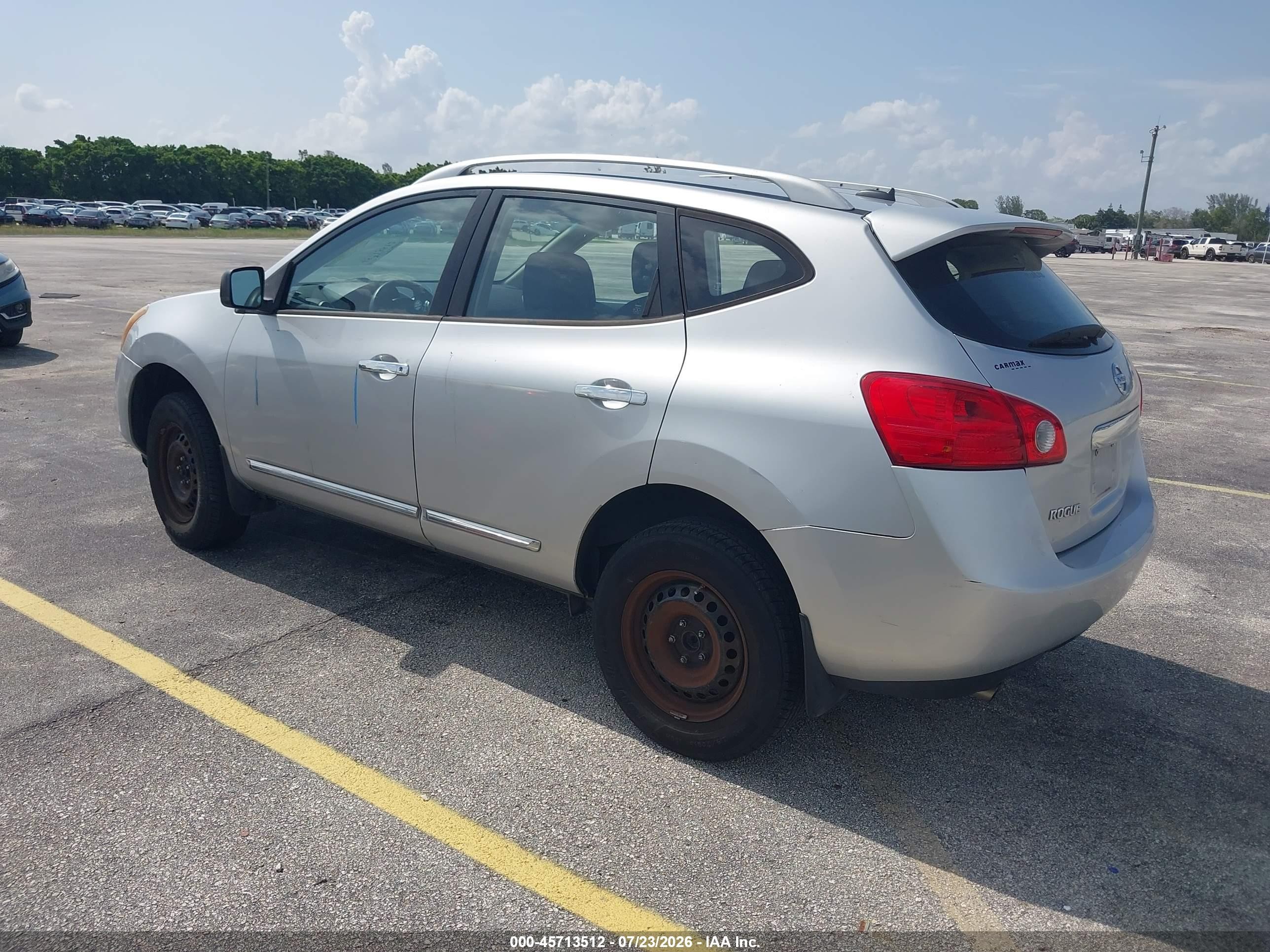 2014 Nissan Rogue Select S Silver vin: JN8AS5MT4EW618298