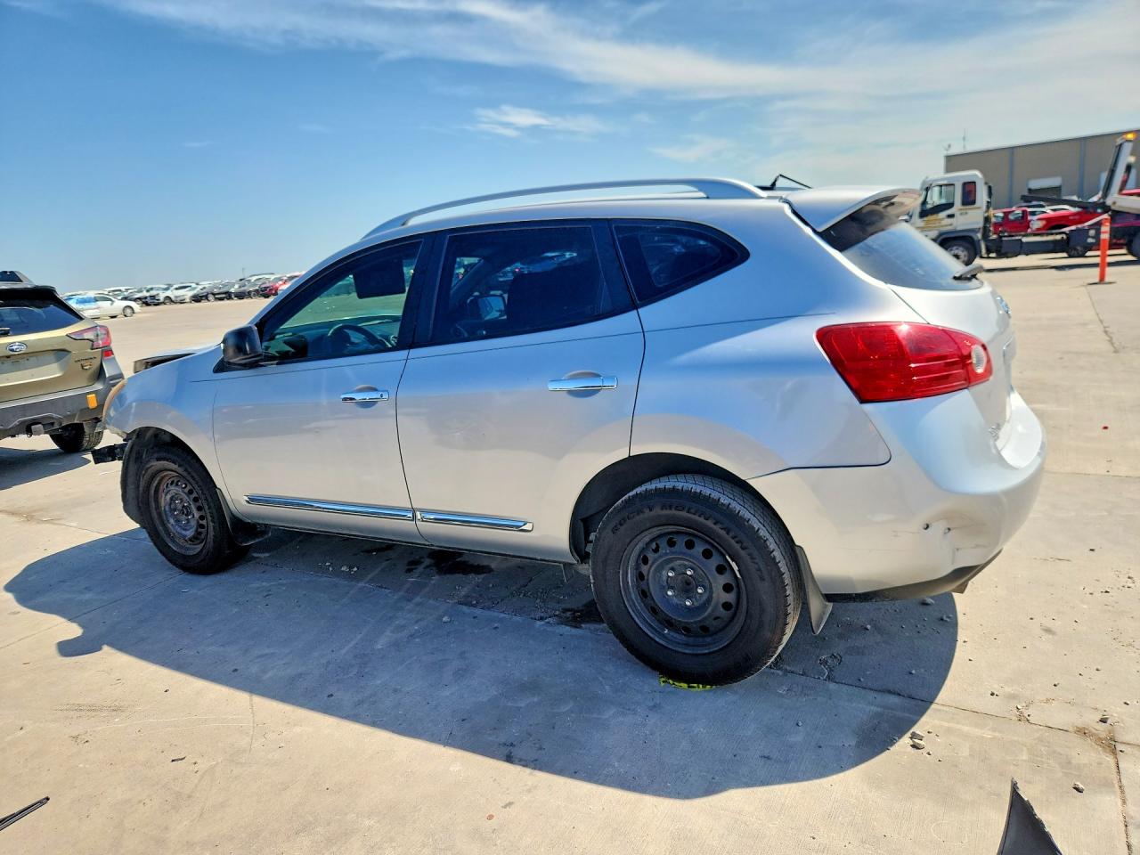 2014 Nissan Rogue Select S Silver vin: JN8AS5MT4EW620410