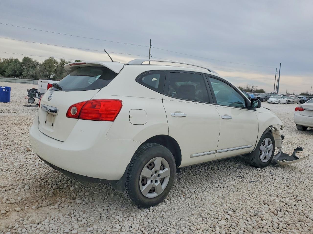 2014 Nissan Rogue Select S White vin: JN8AS5MT4EW624845