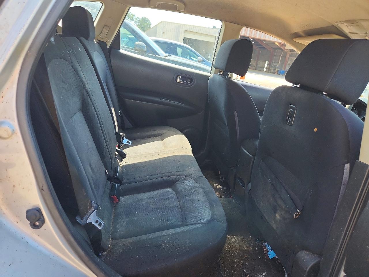 2015 Nissan Rogue Select S Серебряный vin: JN8AS5MT4FW157024
