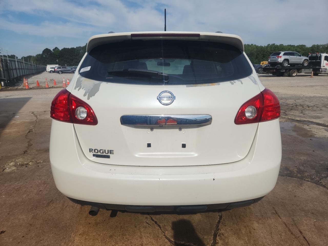 2015 Nissan Rogue Select S White vin: JN8AS5MT4FW162501 Damage: Lift Gate, Peeling, > 12 Inches
