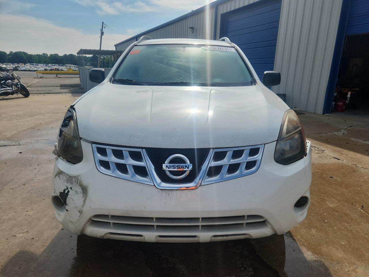 2015 Nissan Rogue Select S White vin: JN8AS5MT4FW162501 Damage: Left Head Lamp, Faded, Repair Required