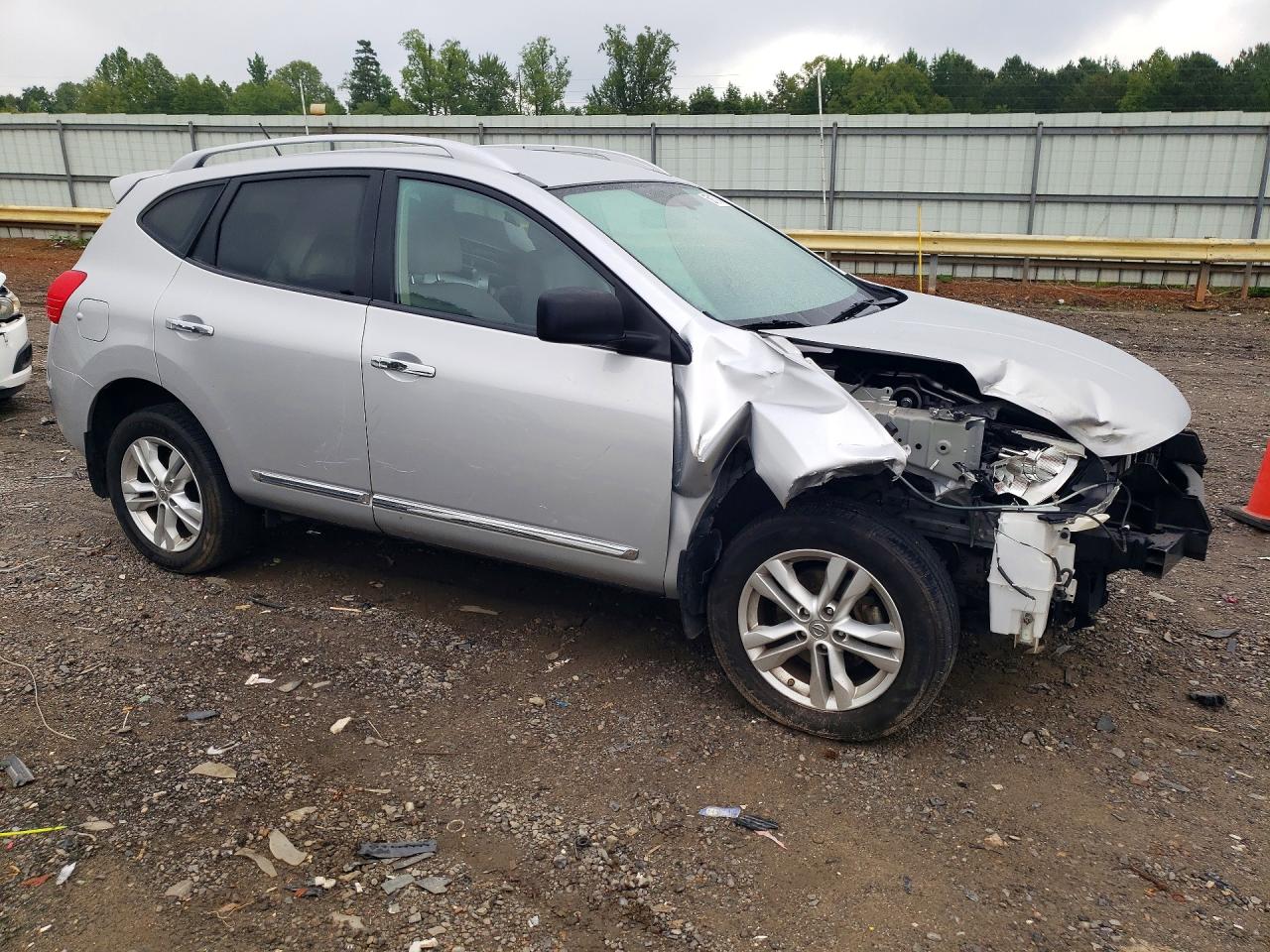 2015 Nissan Rogue Select S Серебряный vin: JN8AS5MT4FW654865