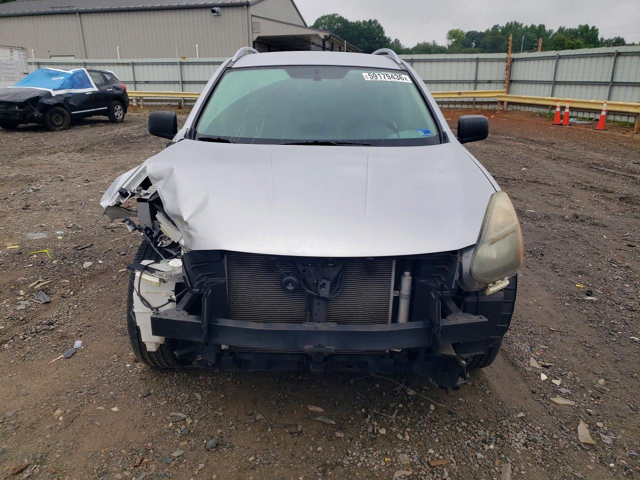 2015 Nissan Rogue Select S Серебряный vin: JN8AS5MT4FW654865