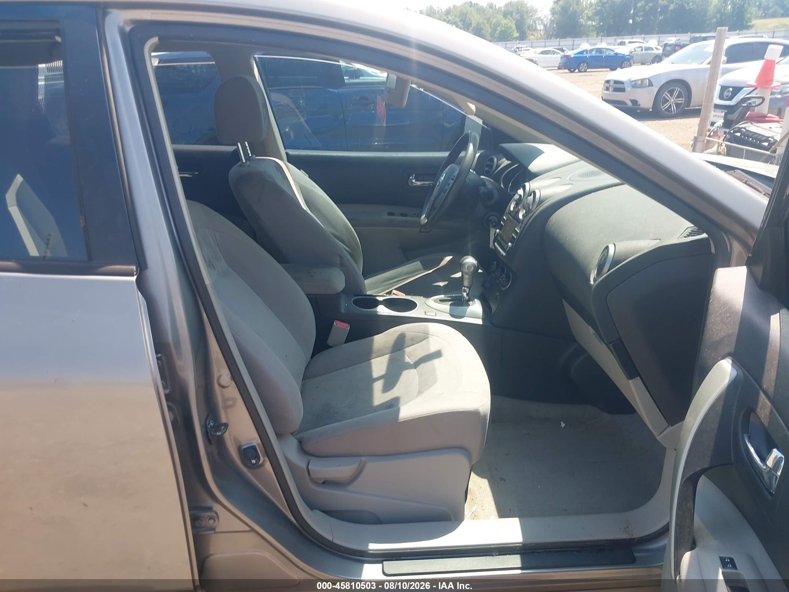 2015 Nissan Rogue Select S Silver vin: JN8AS5MT4FW666000