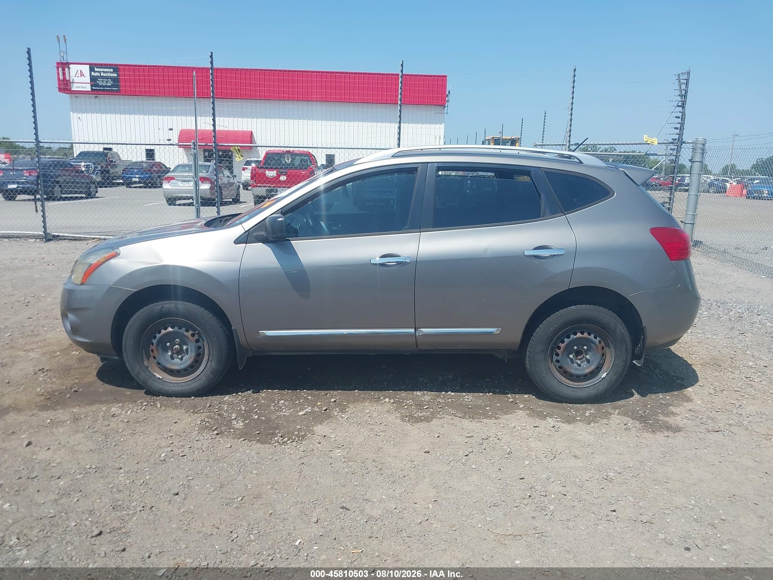 2015 Nissan Rogue Select S Silver vin: JN8AS5MT4FW666000