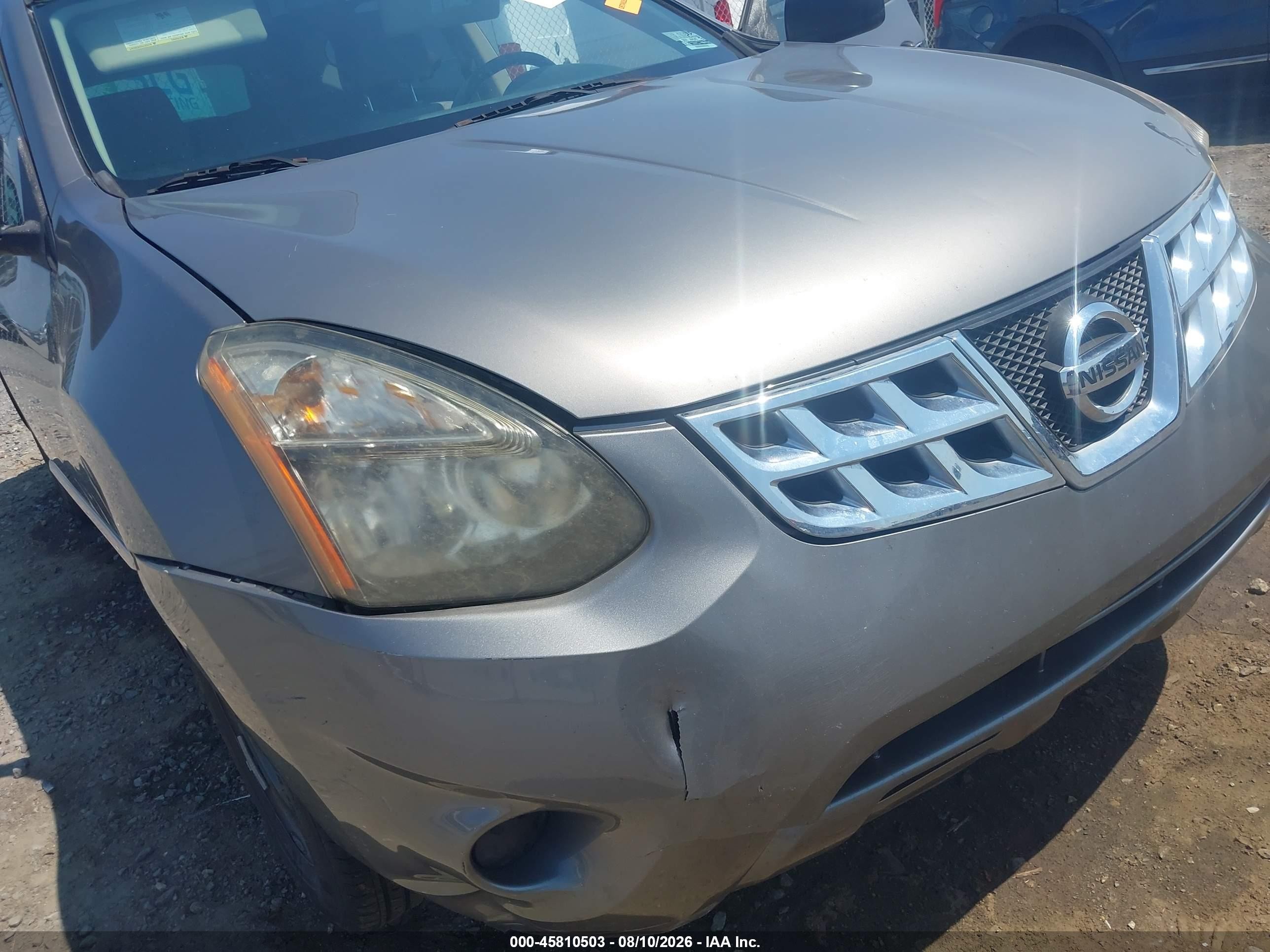 2015 Nissan Rogue Select S Silver vin: JN8AS5MT4FW666000