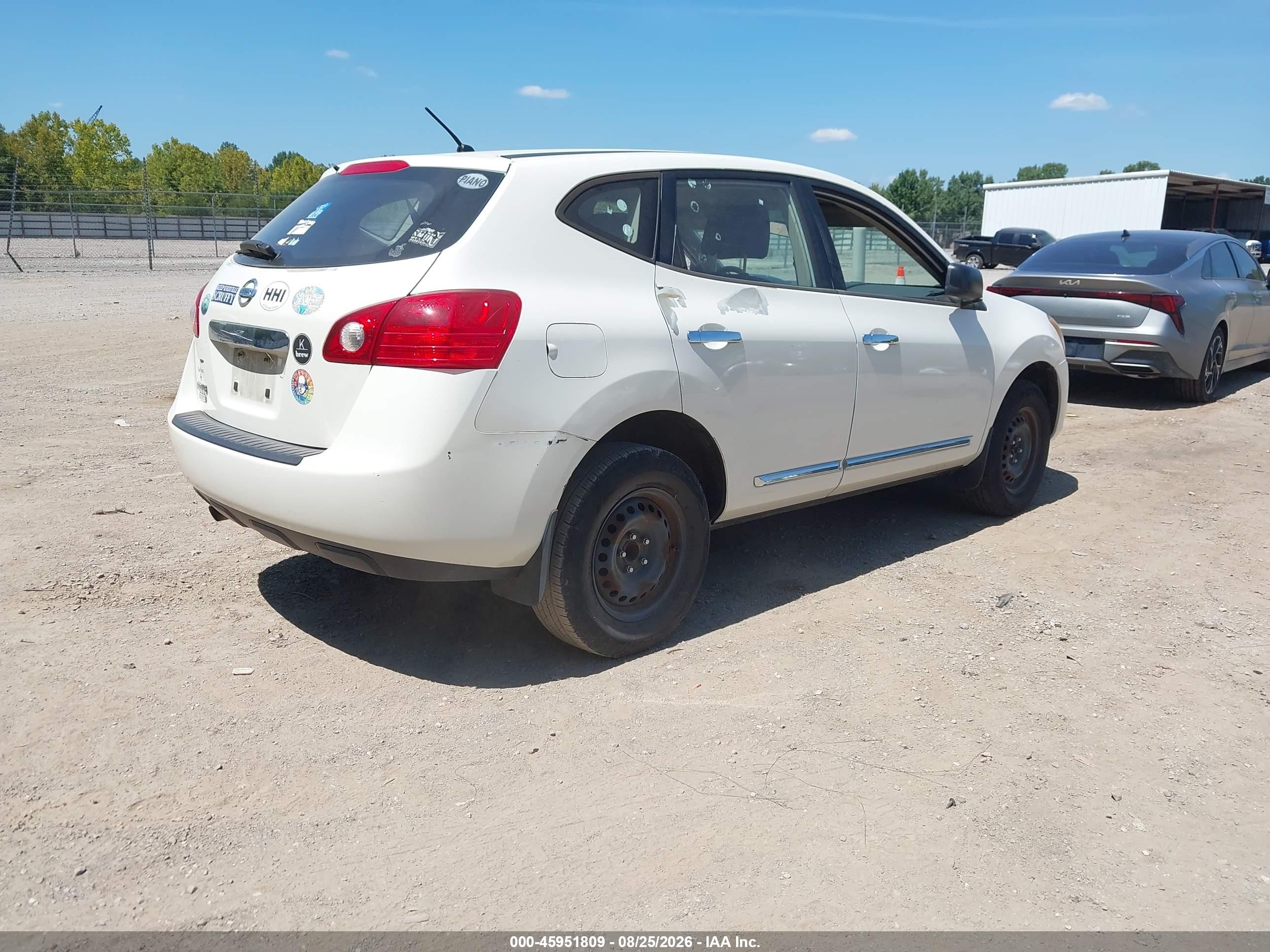 2015 Nissan Rogue Select S White vin: JN8AS5MT4FW668541