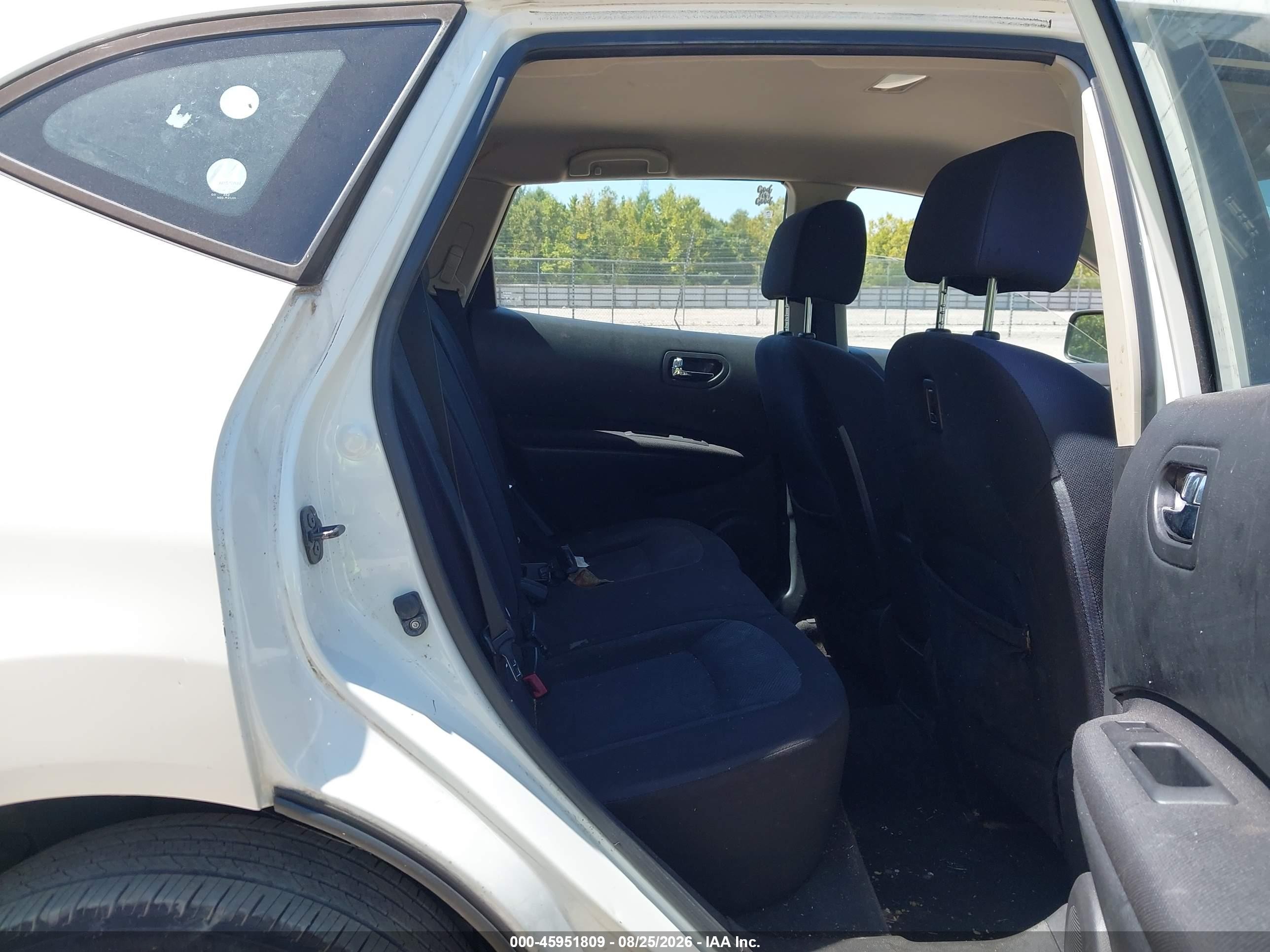 2015 Nissan Rogue Select S White vin: JN8AS5MT4FW668541