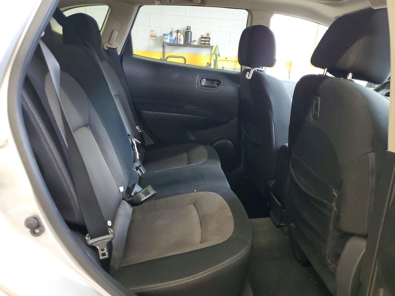 2011 Nissan Rogue S Silver vin: JN8AS5MT5BW183187