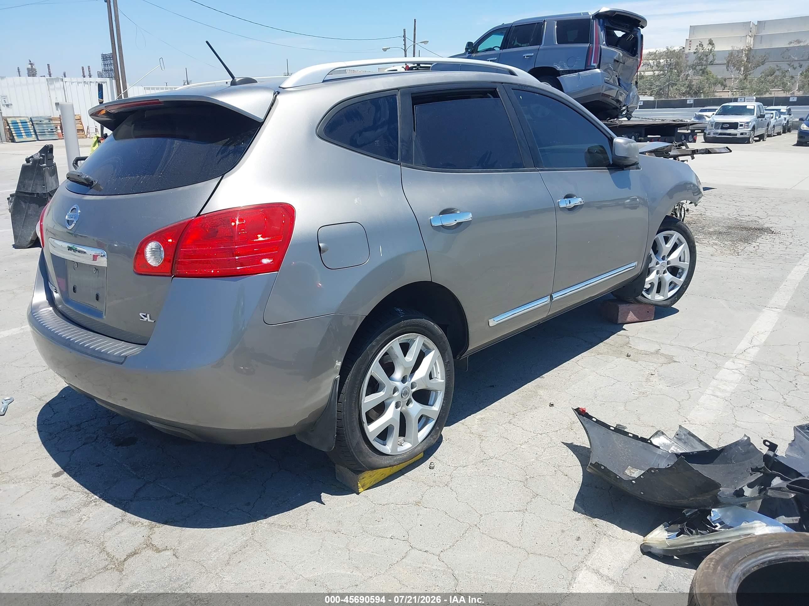2011 Nissan Rogue Sv Champagne vin: JN8AS5MT5BW575215