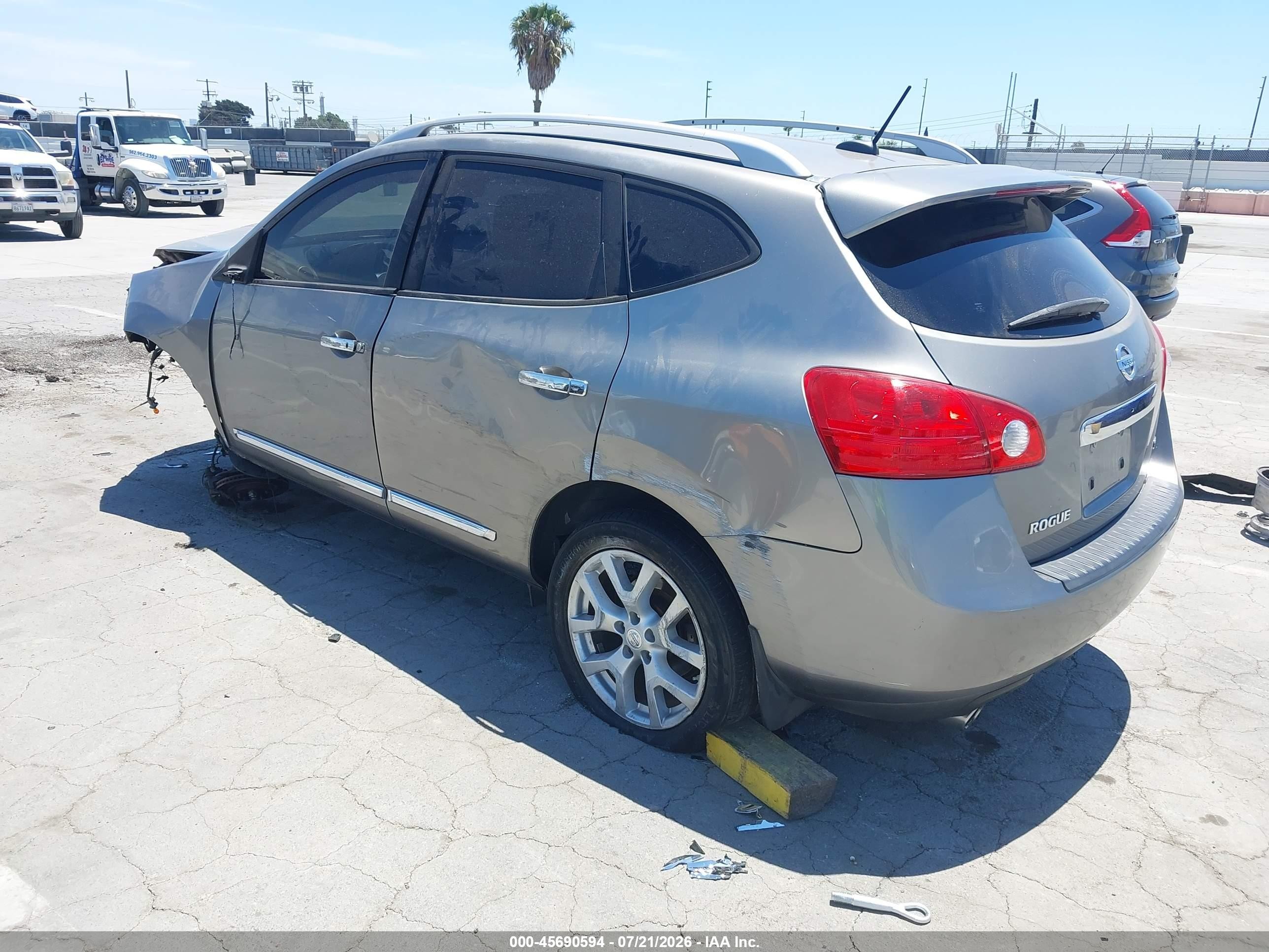 2011 Nissan Rogue Sv Champagne vin: JN8AS5MT5BW575215