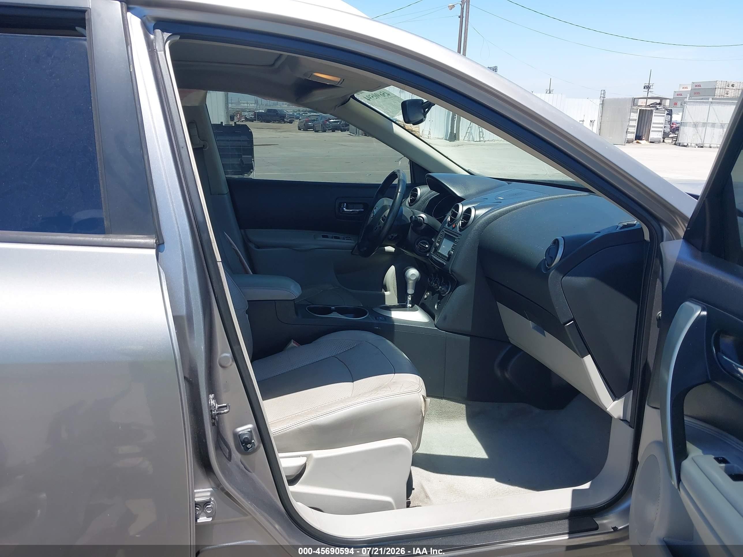 2011 Nissan Rogue Sv Champagne vin: JN8AS5MT5BW575215