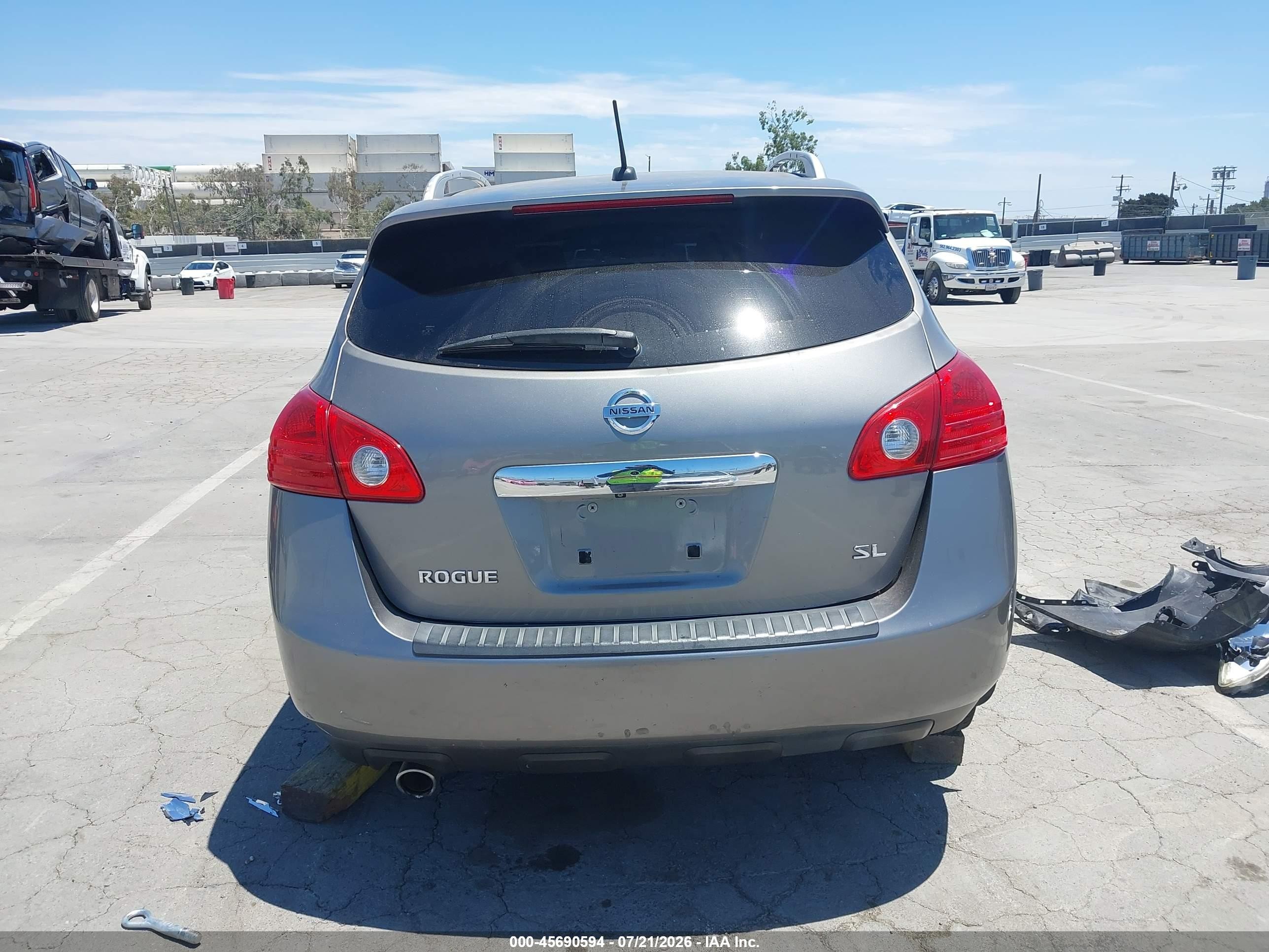 2011 Nissan Rogue Sv Champagne vin: JN8AS5MT5BW575215