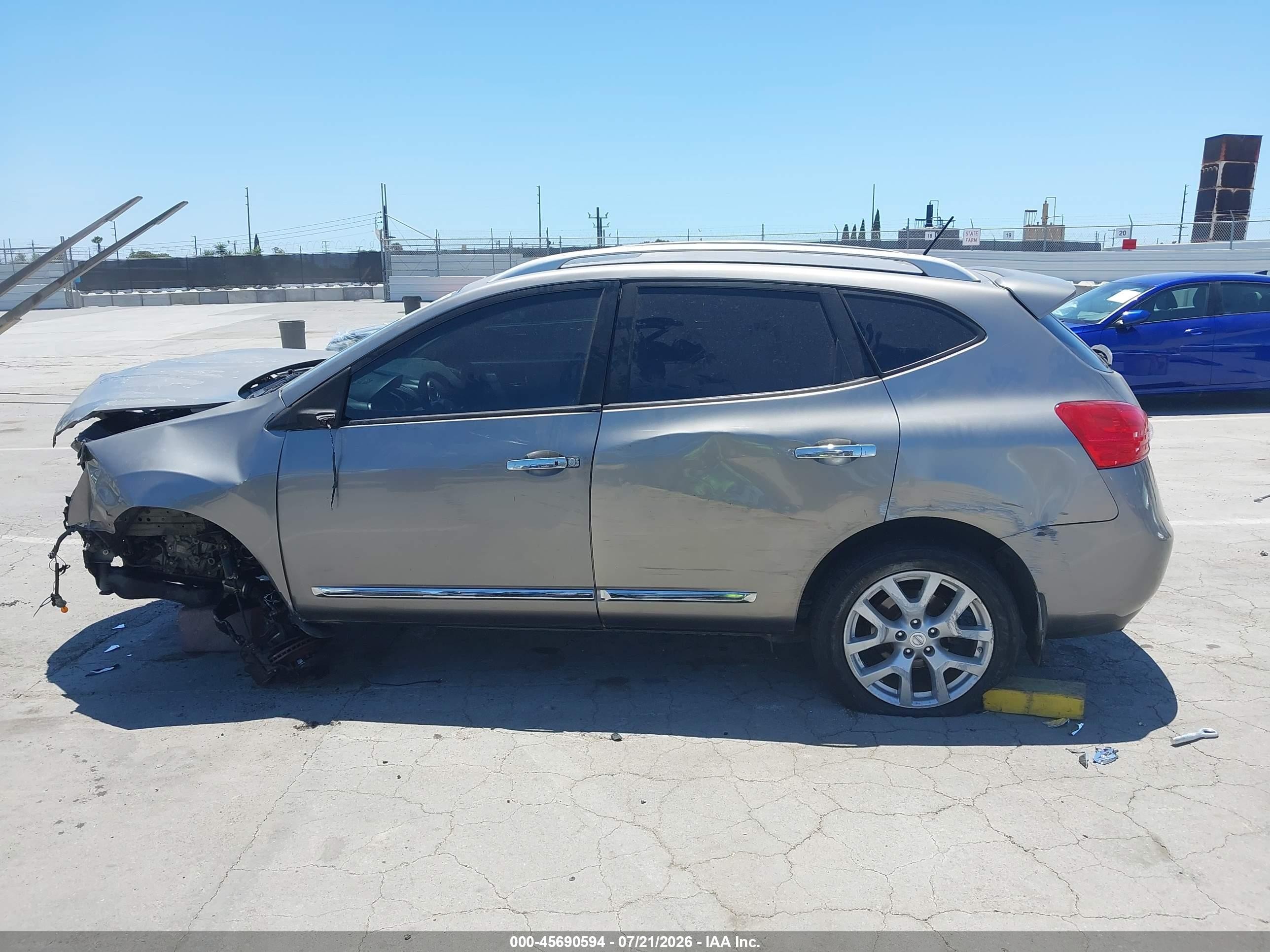 2011 Nissan Rogue Sv Champagne vin: JN8AS5MT5BW575215