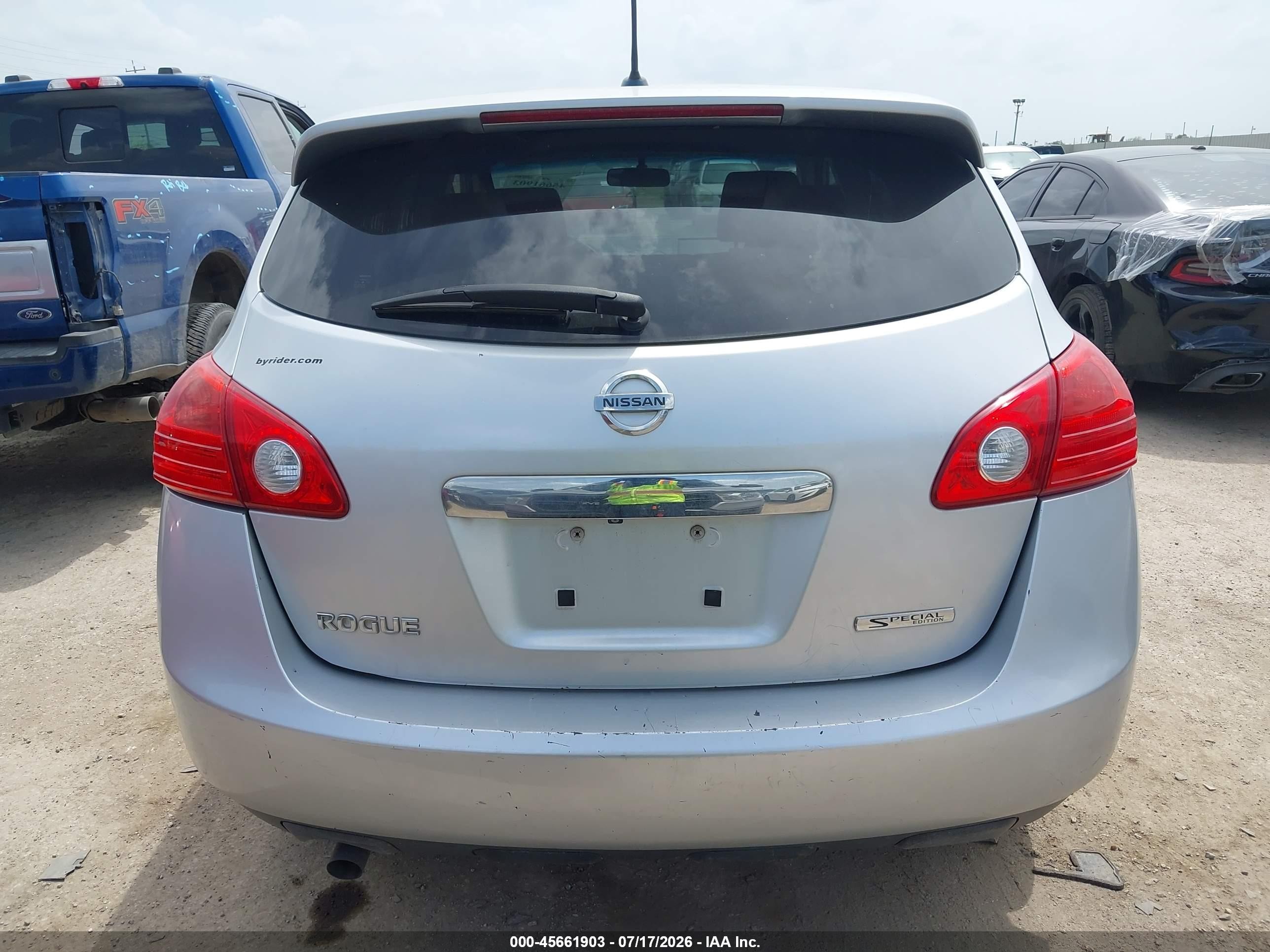 2012 Nissan Rogue S Silver vin: JN8AS5MT5CW250825