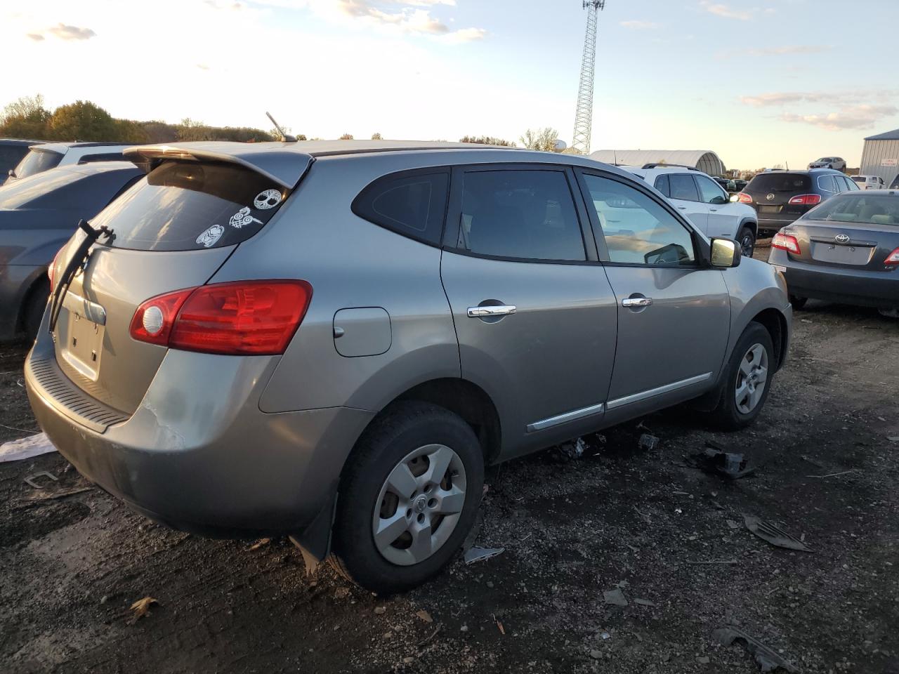 2013 Nissan Rogue S Silver vin: JN8AS5MT5DW024947
