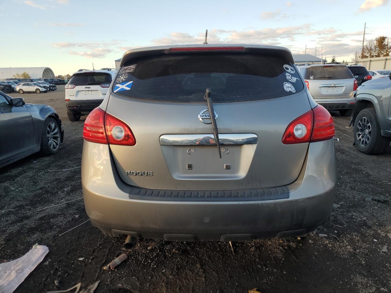 2013 Nissan Rogue S Silver vin: JN8AS5MT5DW024947